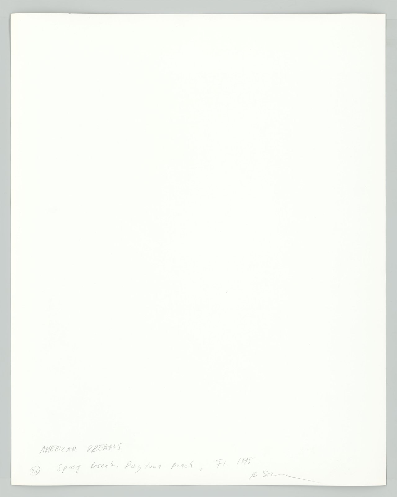 Auf diesem Bild ist das folgende Kunstwerk zu sehen: Bastienne Schmidt. „Spring Break, Daytona Beach, Fl.[orida]“, aus der Serie „American Dreams“. 1995.