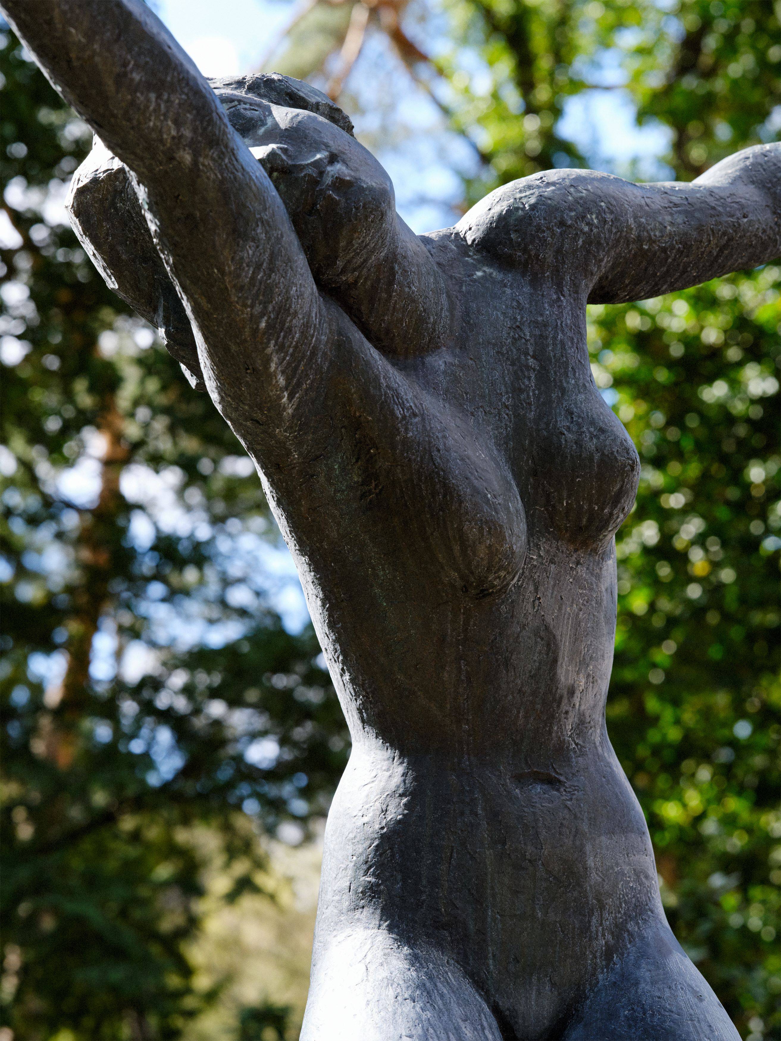 Auf diesem Bild ist das folgende Kunstwerk zu sehen: Georg Kolbe. „Tänzerinnen–Brunnen“. 1922.