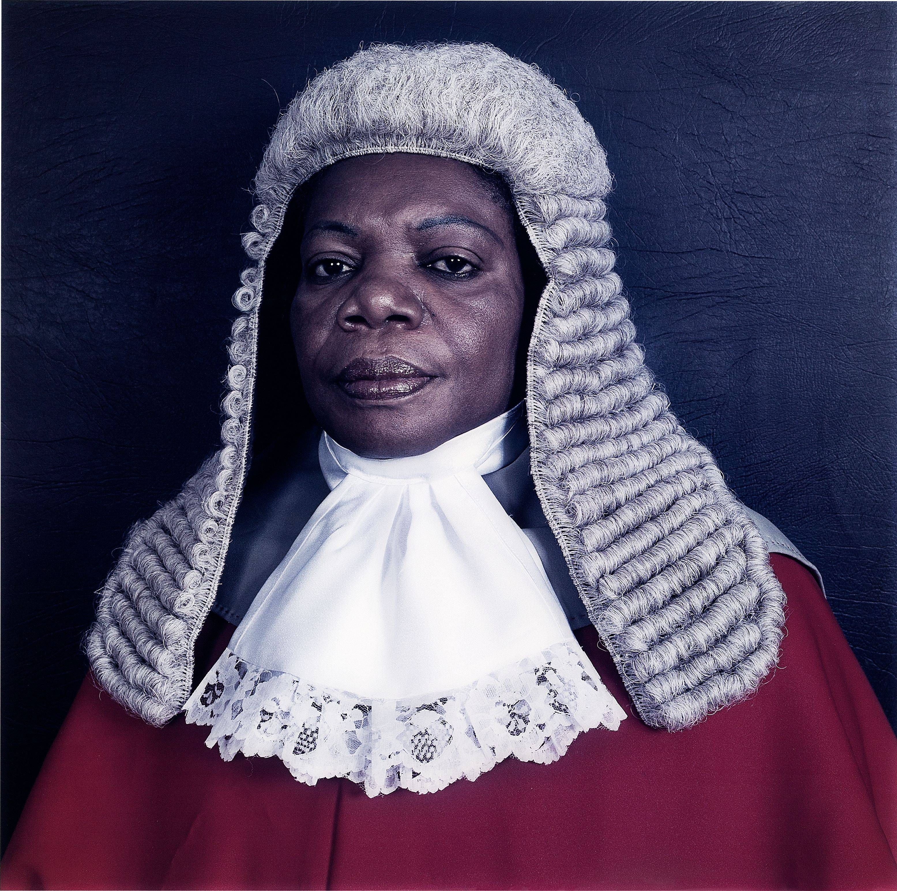 Auf diesem Bild ist das folgende Kunstwerk zu sehen: Pieter Hugo. Aus der Serie „Judges“, Botswana. 2005.