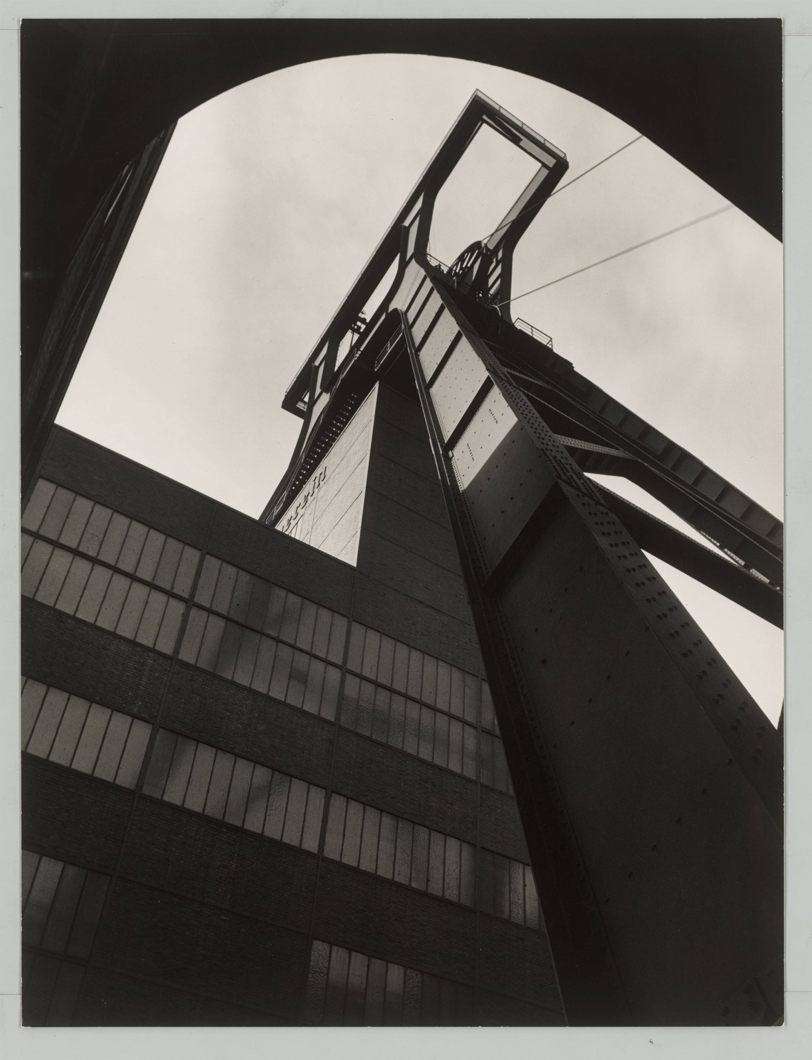 This picture shows the following artwork: Ruth Hallensleben. Schacht XII, Zeche Zollverein, Essen. 1950s.