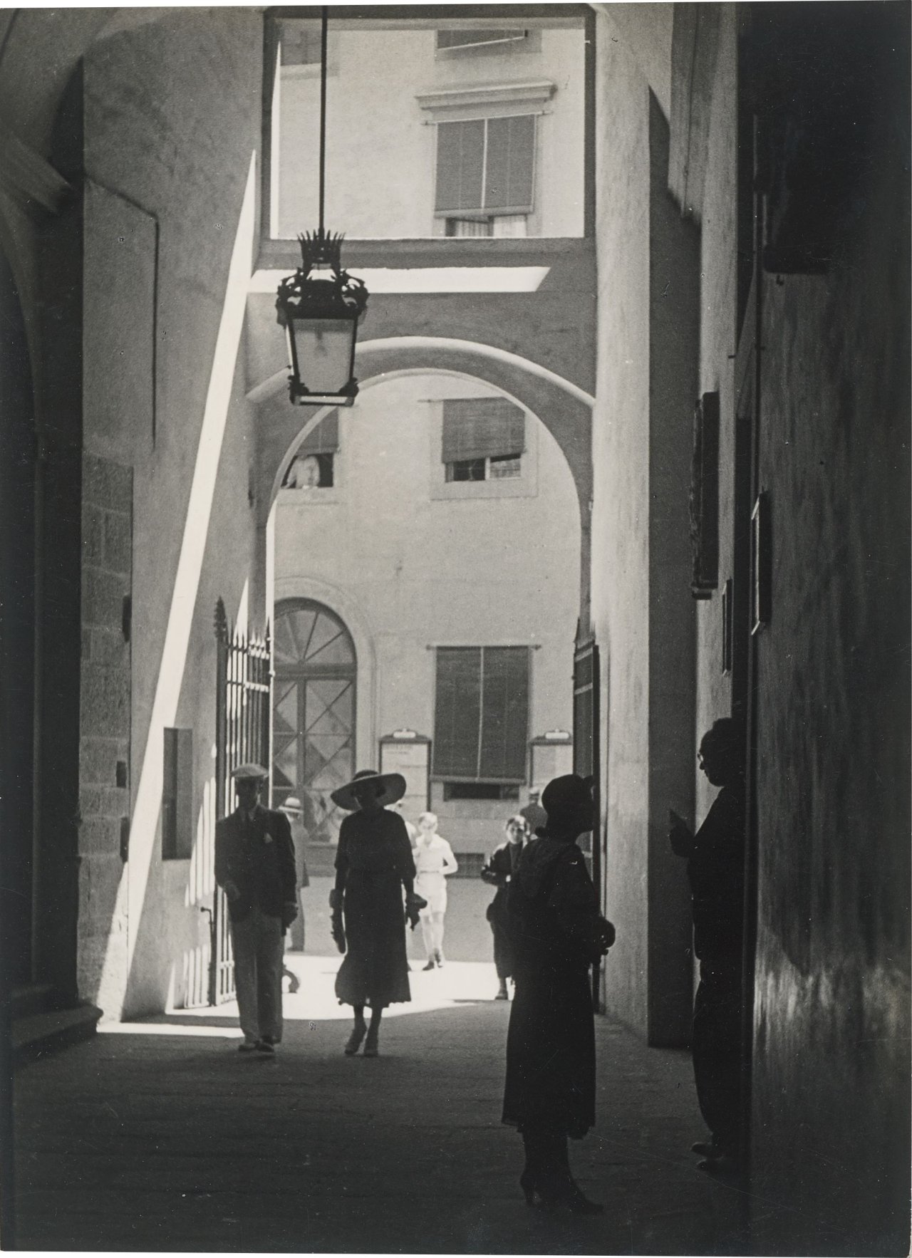 Auf diesem Bild ist das folgende Kunstwerk zu sehen: Dr. Paul Wolff. „In Florenz“. 1934.