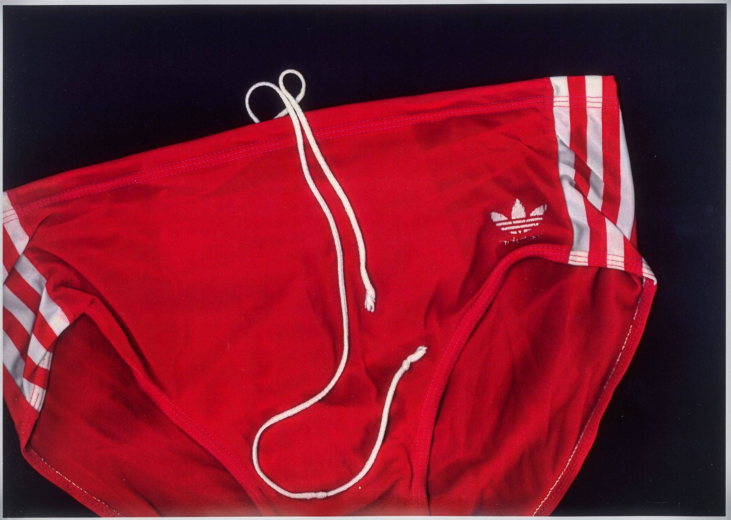 Auf diesem Bild ist das folgende Kunstwerk zu sehen: Wolfgang Tillmans. „Faltenwurf TZK“. 1996.