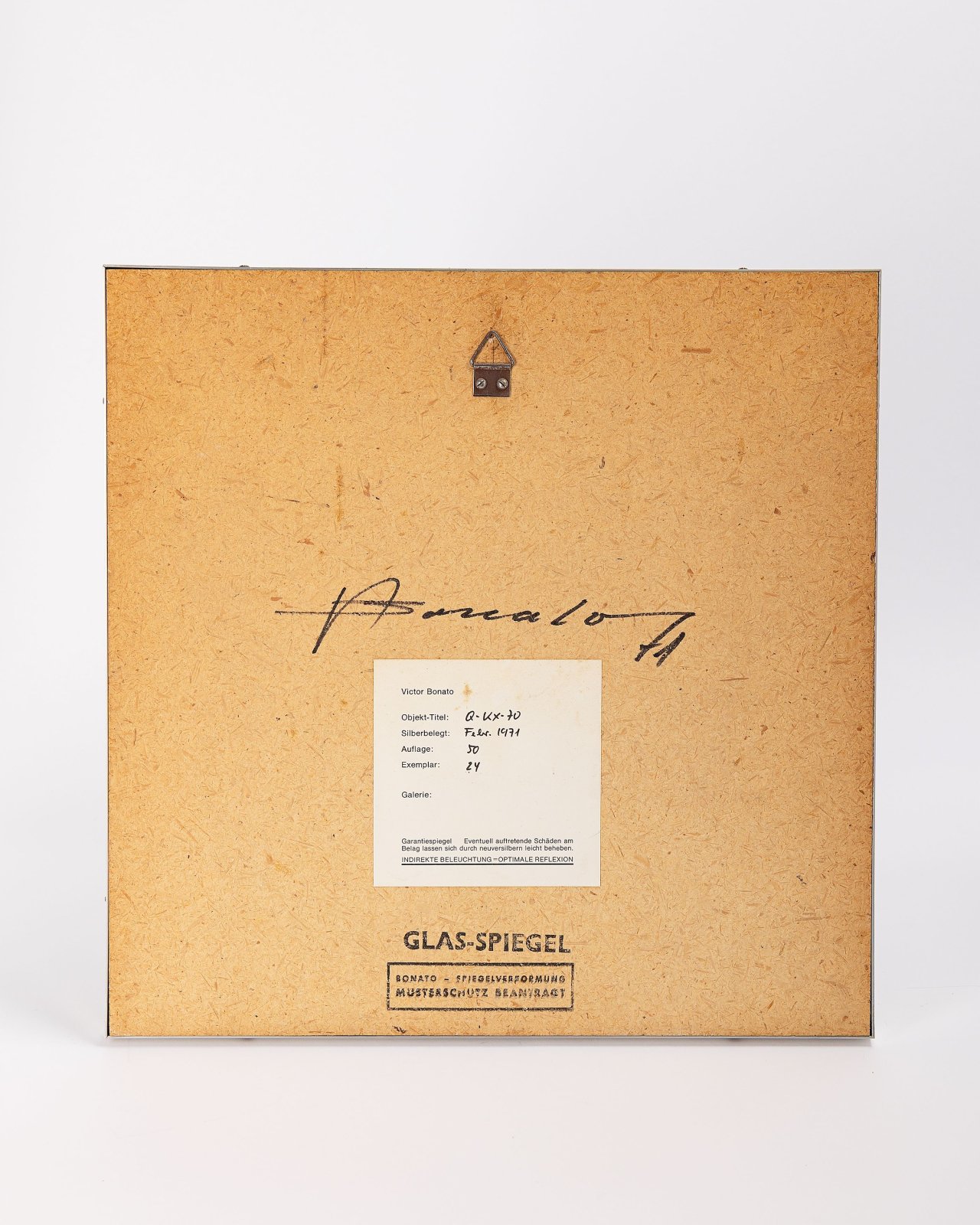 This picture shows the following artwork: Victor Bonato. ”Q-KX-70”. 1970.