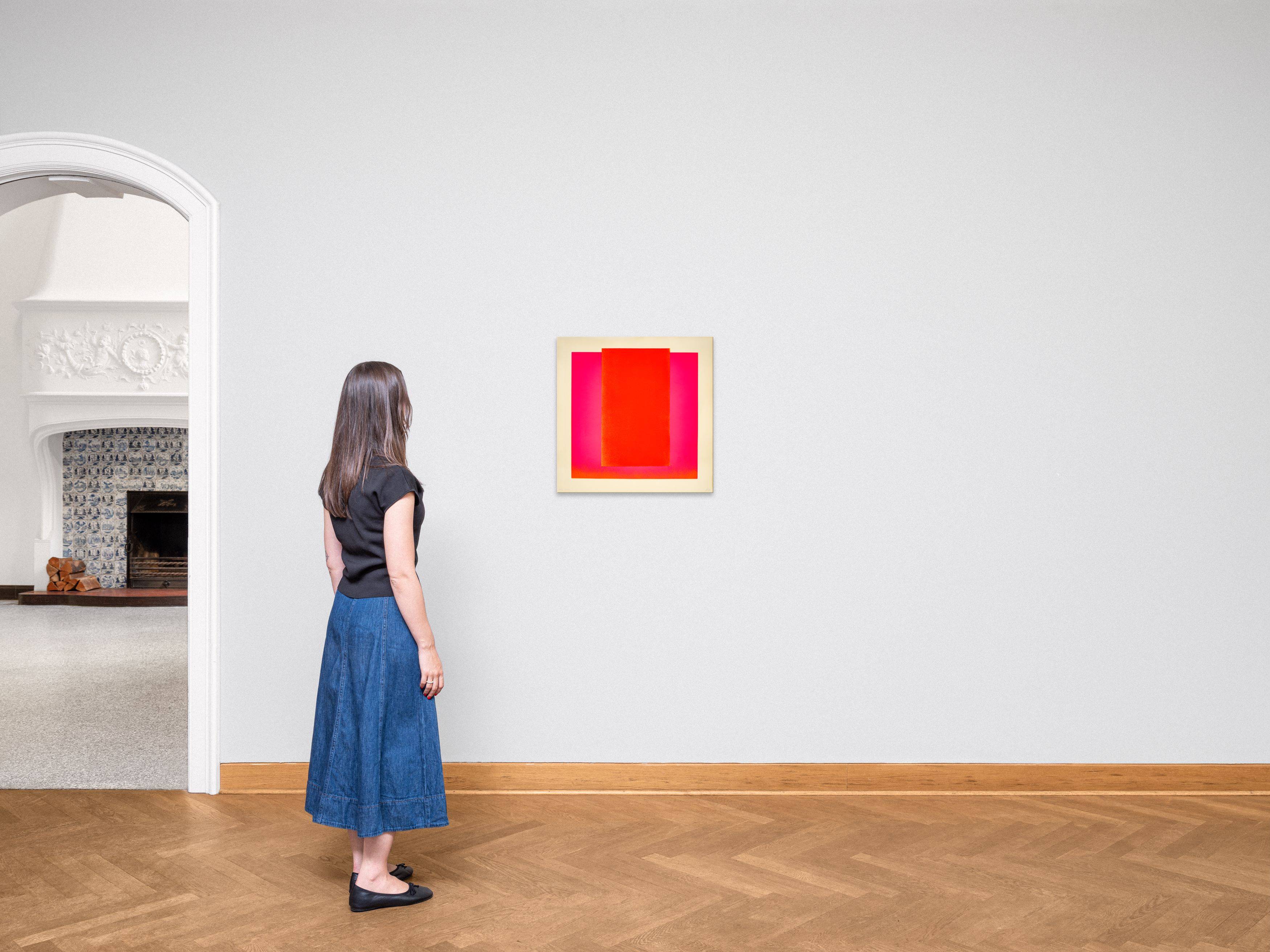 Auf diesem Bild ist das folgende Kunstwerk zu sehen: Rupprecht Geiger. „rot auf leuchtrot“. 1966.