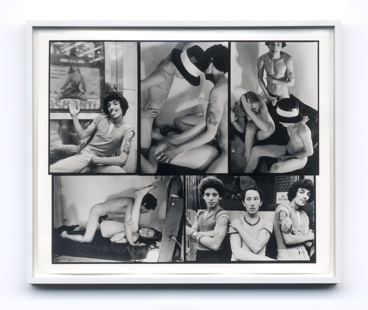 Auf diesem Bild ist das folgende Kunstwerk zu sehen:  Mappenwerk. „Printed Matter Photography Portfolio V: [Untitled/Nudes] Curated by Larry Clark“. 2004.