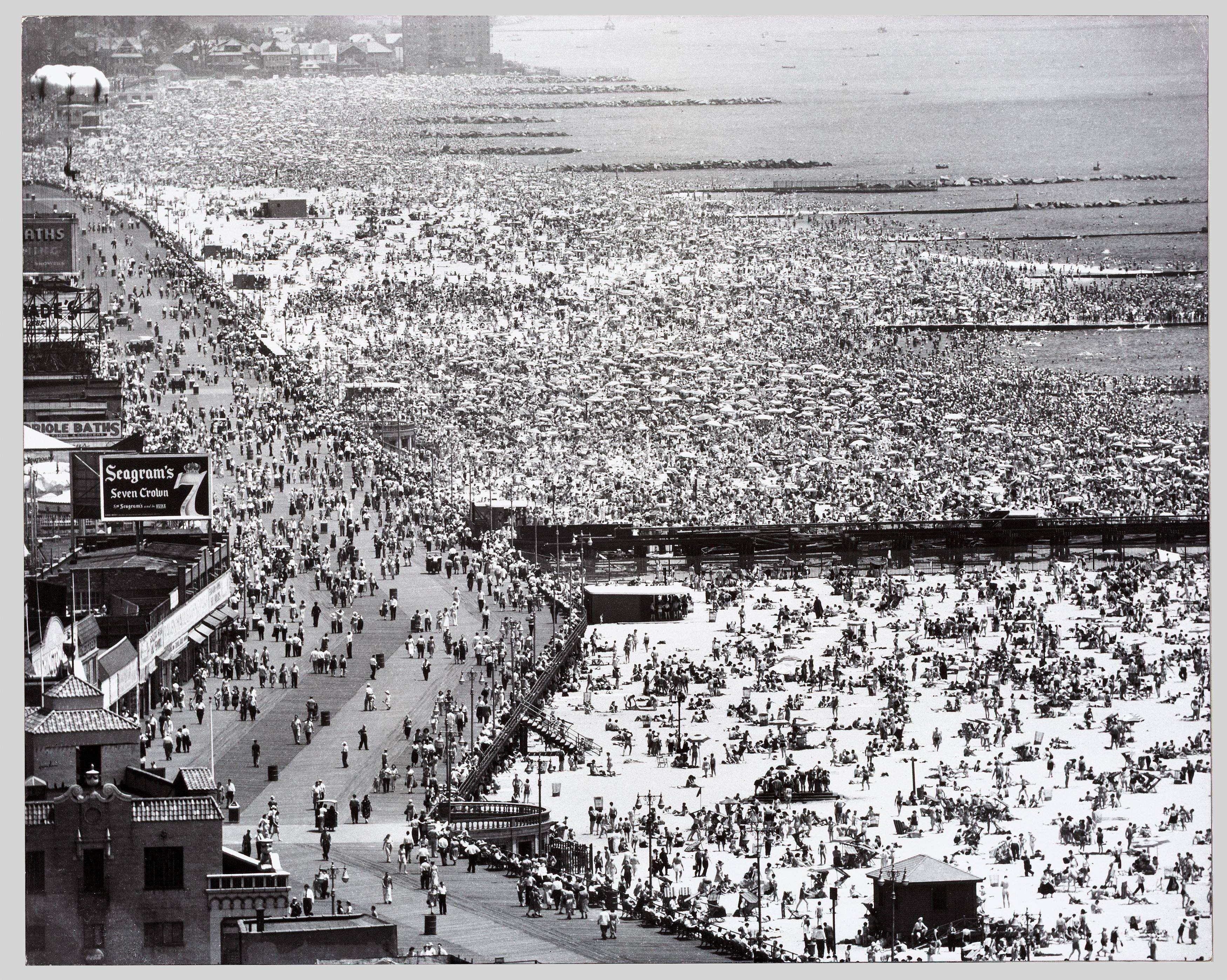 Auf diesem Bild ist das folgende Kunstwerk zu sehen: Andreas Feininger. Coney Island, New York. 1949.