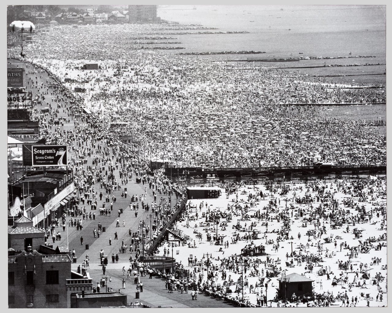 Auf diesem Bild ist das folgende Kunstwerk zu sehen: Andreas Feininger. Coney Island, New York. 1949.