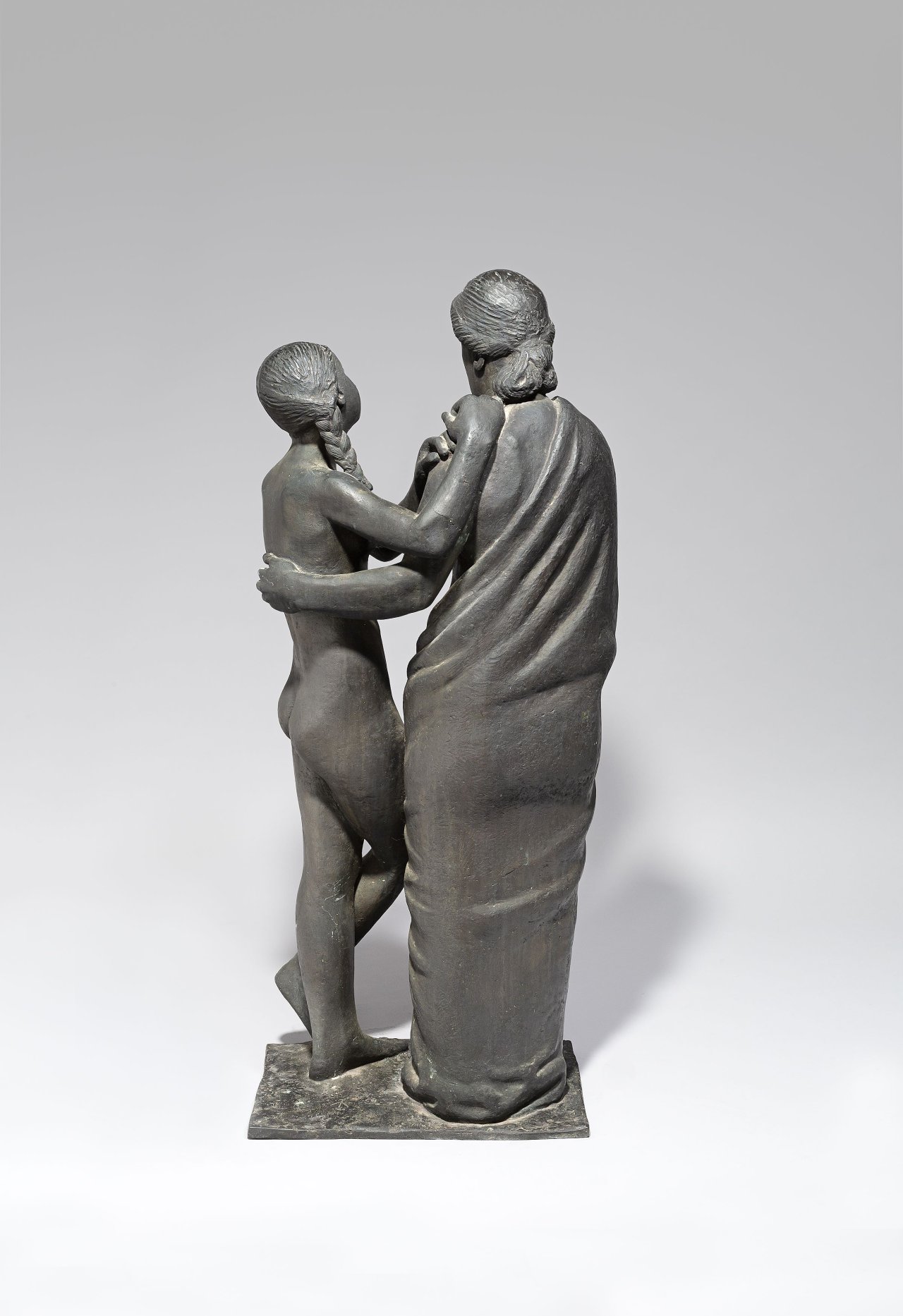 This picture shows the following artwork: Gerhard Marcks. ”Mutter und Tochter”. 1940.