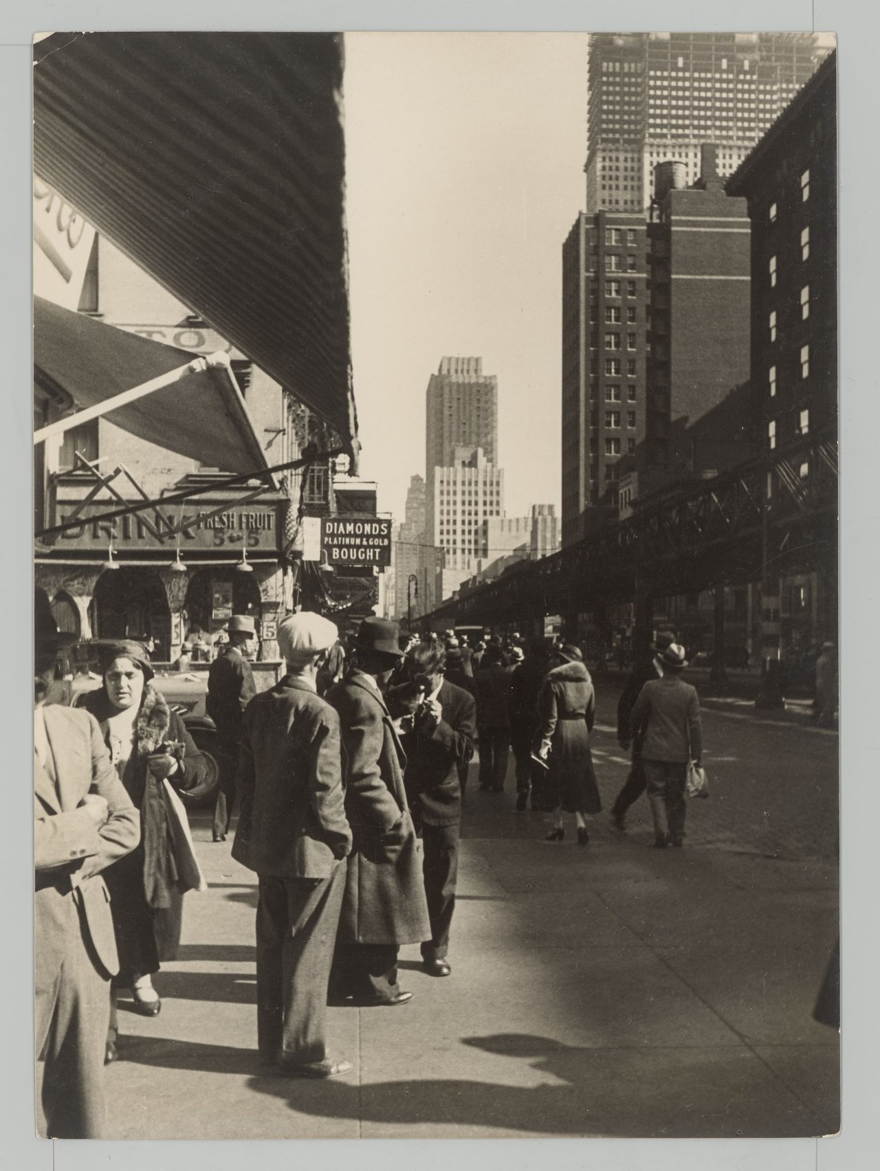 Auf diesem Bild ist das folgende Kunstwerk zu sehen: Dr. Paul Wolff. Sixth Avenue, Manhattan, New York City. 1932.