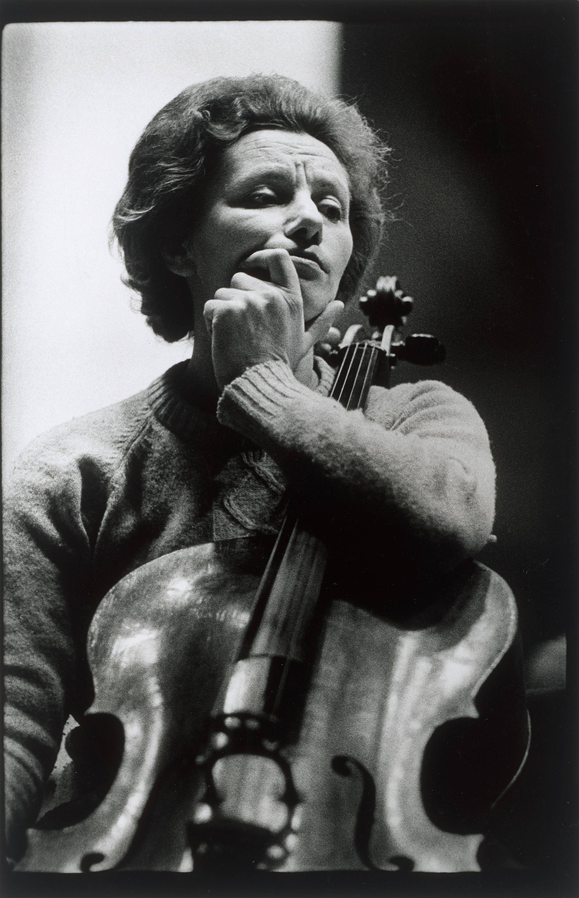 This picture shows the following artwork: Evelyn Richter. Musician Portraits. 1968–1975.