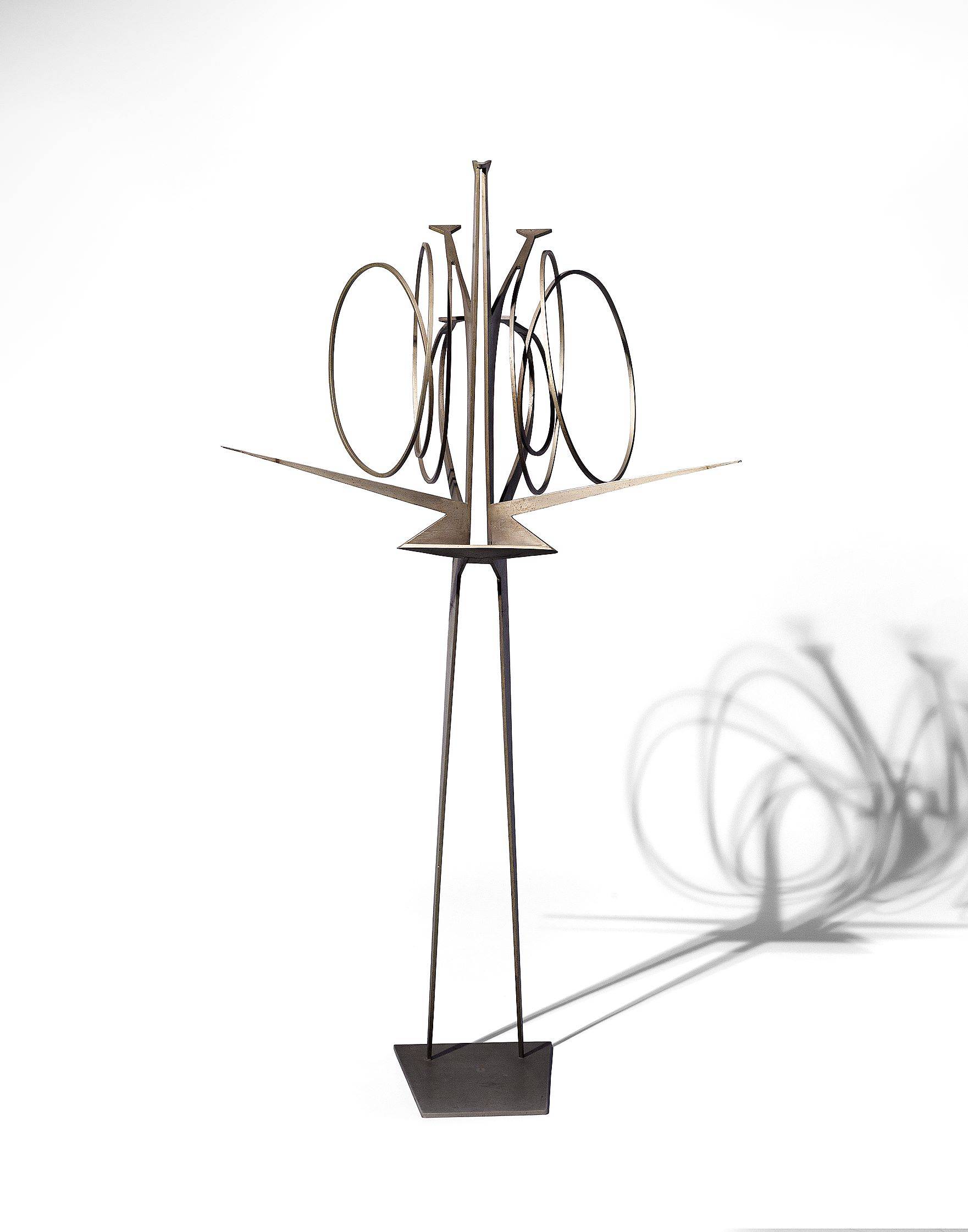 Auf diesem Bild ist das folgende Kunstwerk zu sehen: Hans Uhlmann. „Symmetrie“. 1955.