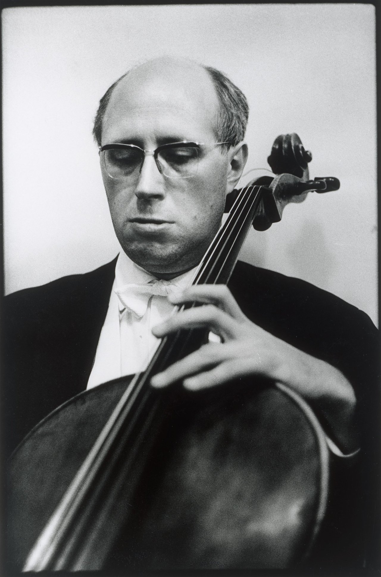 This picture shows the following artwork: Evelyn Richter. Musician Portraits. 1968–1975.