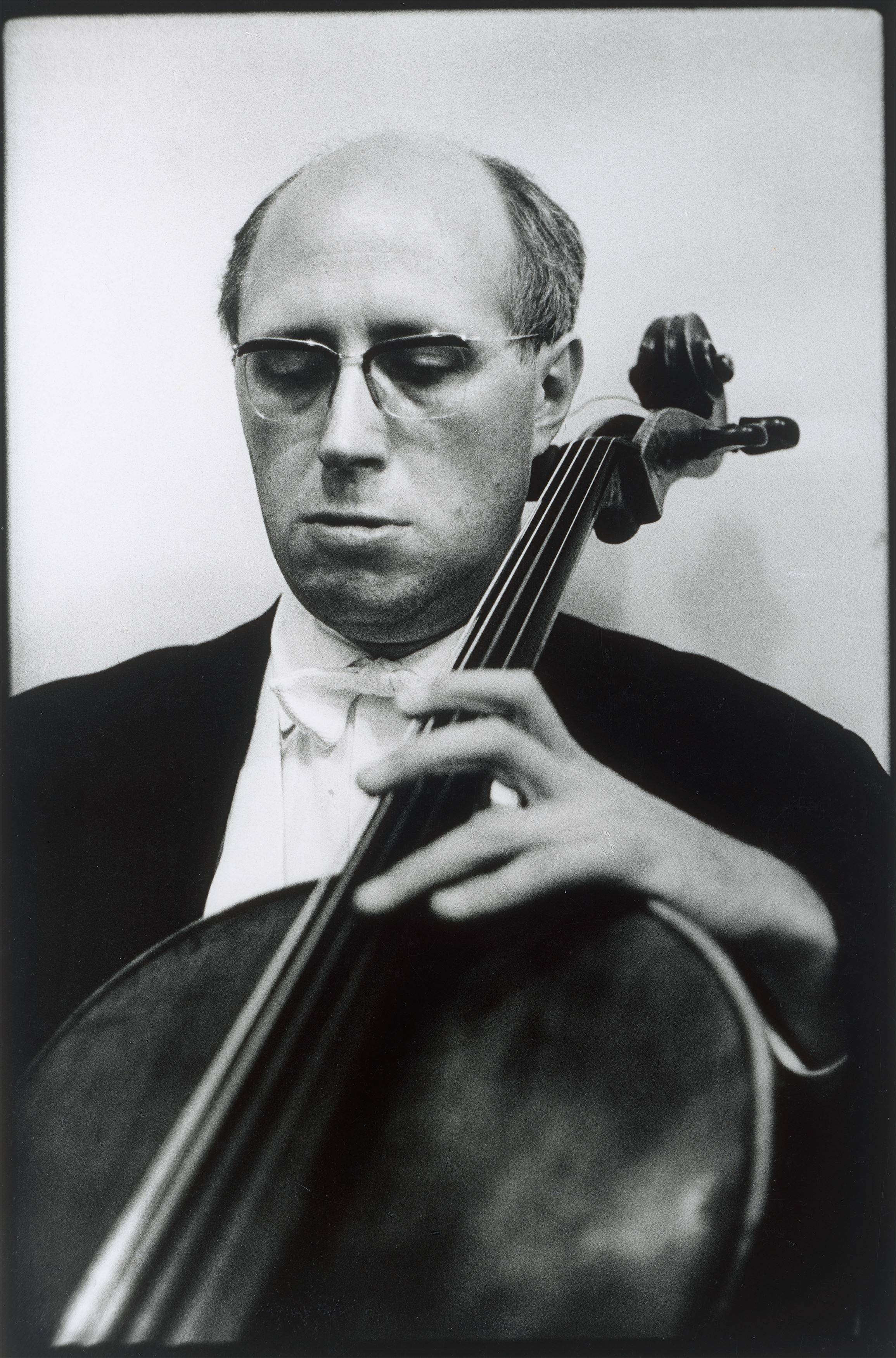 This picture shows the following artwork: Evelyn Richter. Musician Portraits. 1968–1975.