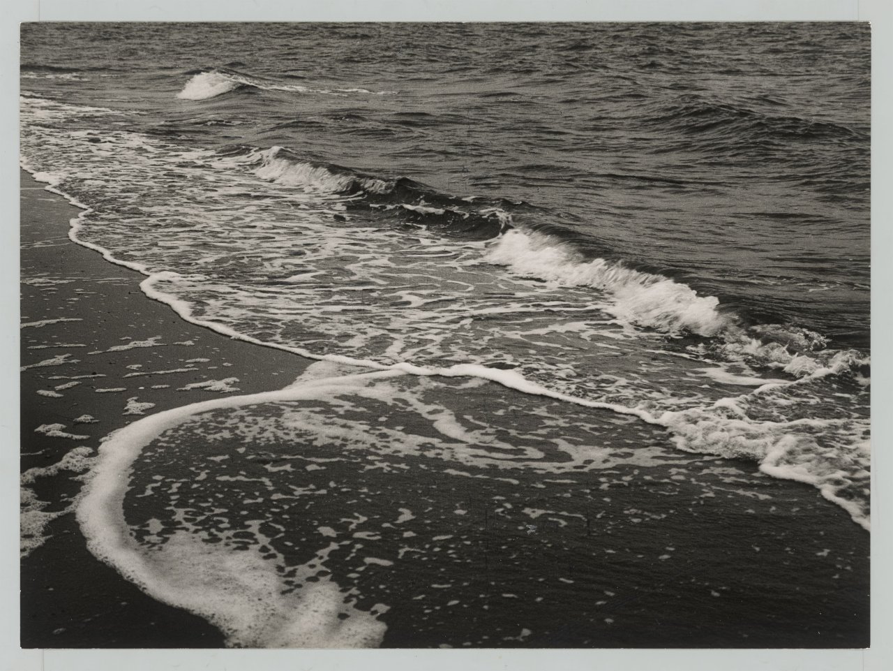This picture shows the following artwork: Albert Renger-Patzsch. Nordseewelle (North Sea Wave). 1925.
