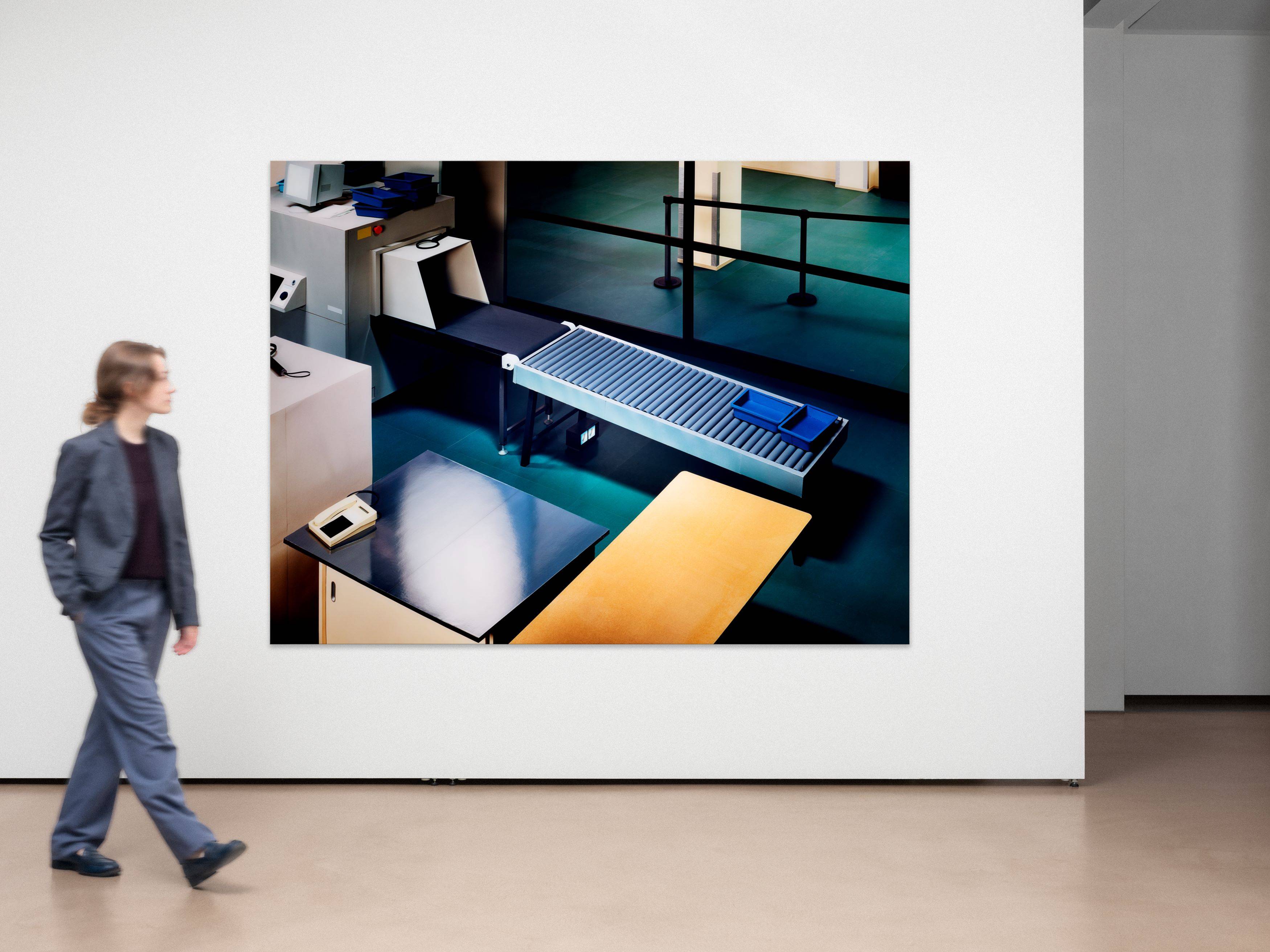 This picture shows the following artwork: Thomas Demand. Gate. 2004.
