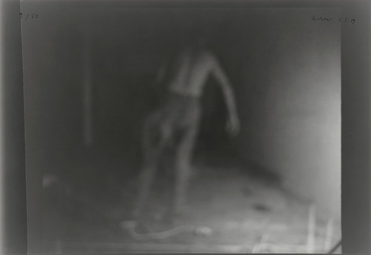 Auf diesem Bild ist das folgende Kunstwerk zu sehen: Gerhard Richter. „Sechs Fotos 2.5.89-7.5.89“. 1991.