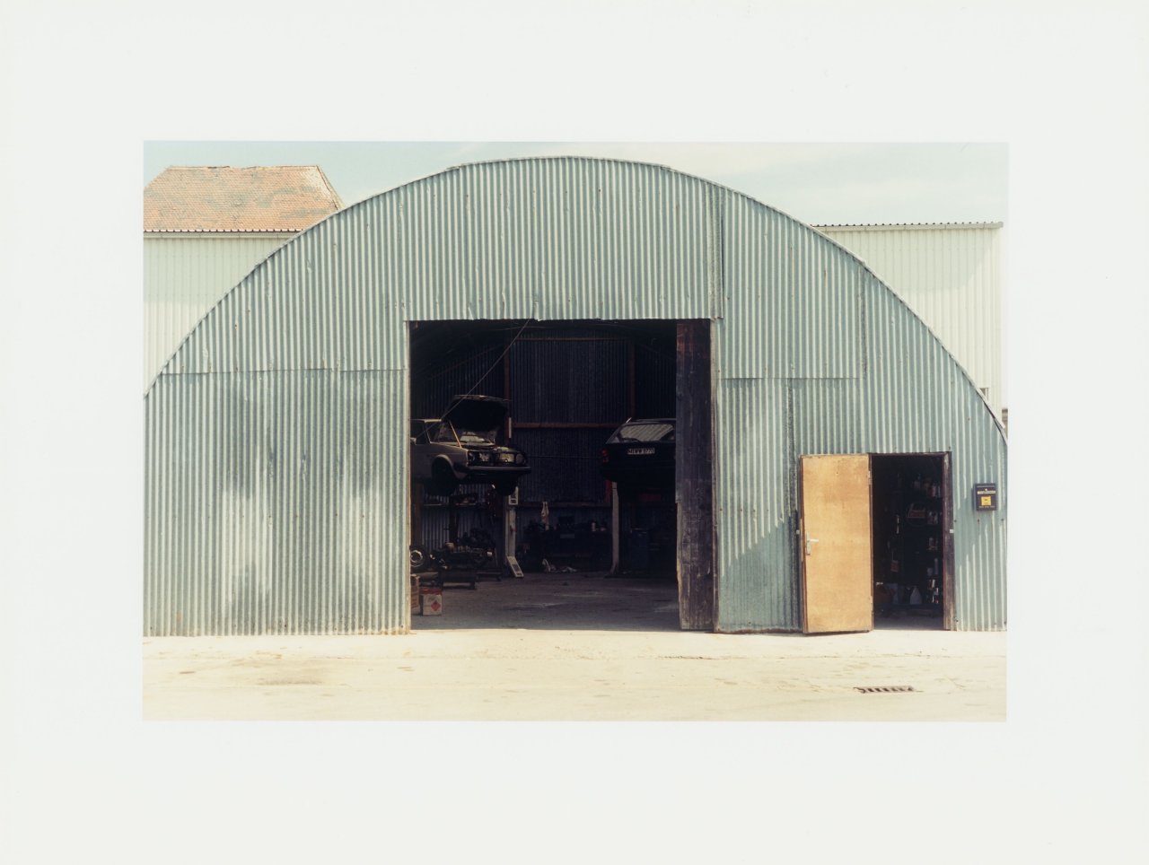 This picture shows the following artwork: Joachim Brohm. From the series ”Areal”, 1992–2002. 1994.
