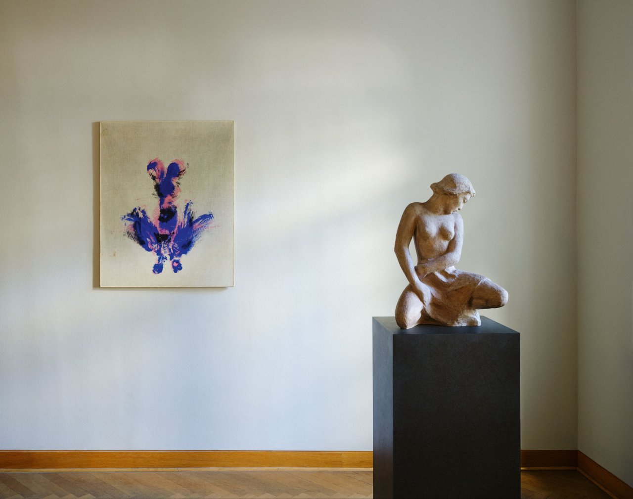 Auf diesem Bild ist das folgende Kunstwerk zu sehen: Yves Klein. „Untitled Shroud Anthropometry, (ANT SU 30)“. 1960.