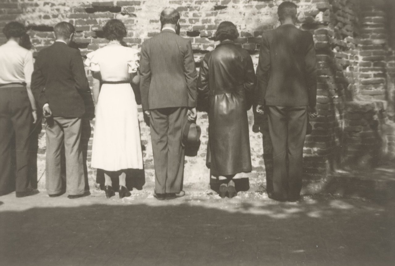 This picture shows the following artwork: René Magritte. La Fidélité des Images, 1928–1955.