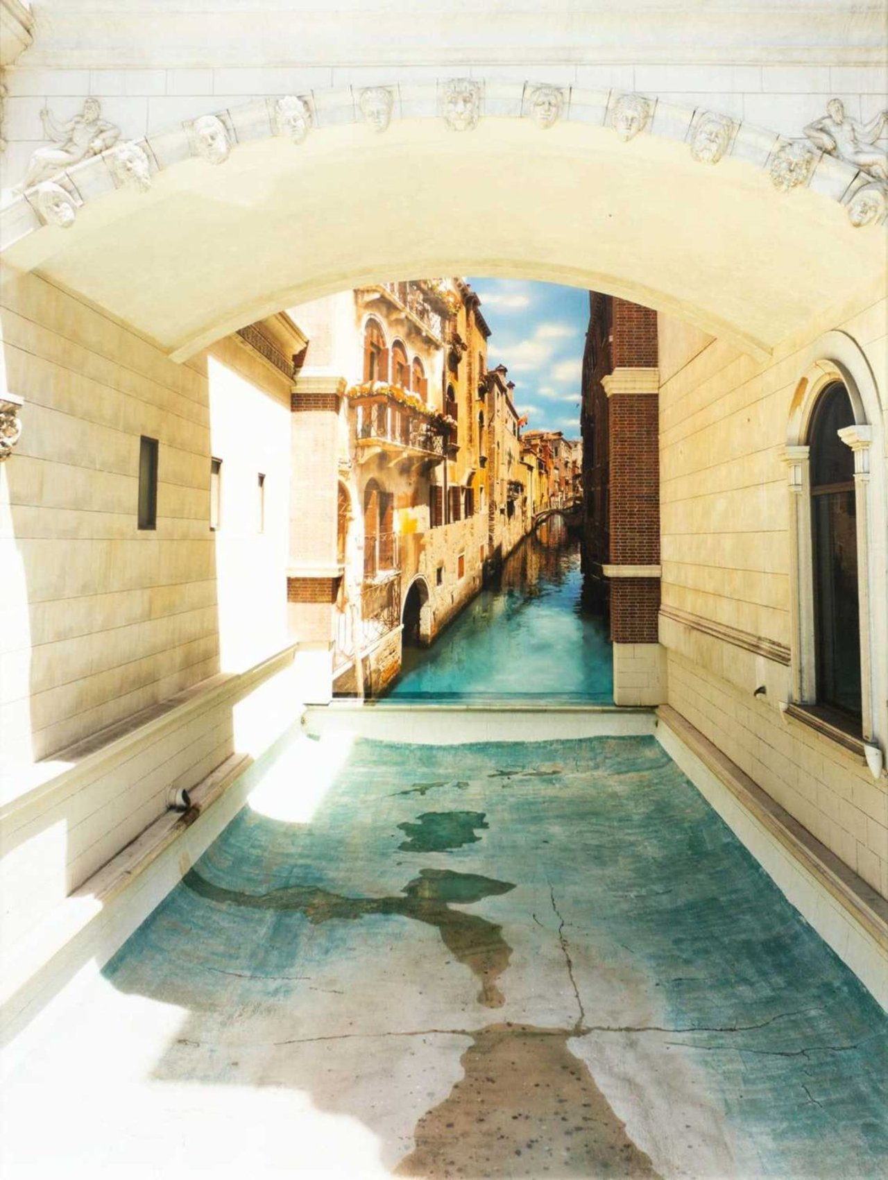 Auf diesem Bild ist das folgende Kunstwerk zu sehen: Sarah Ancelle Schönfeld. „Wet Dreams“. 2002.