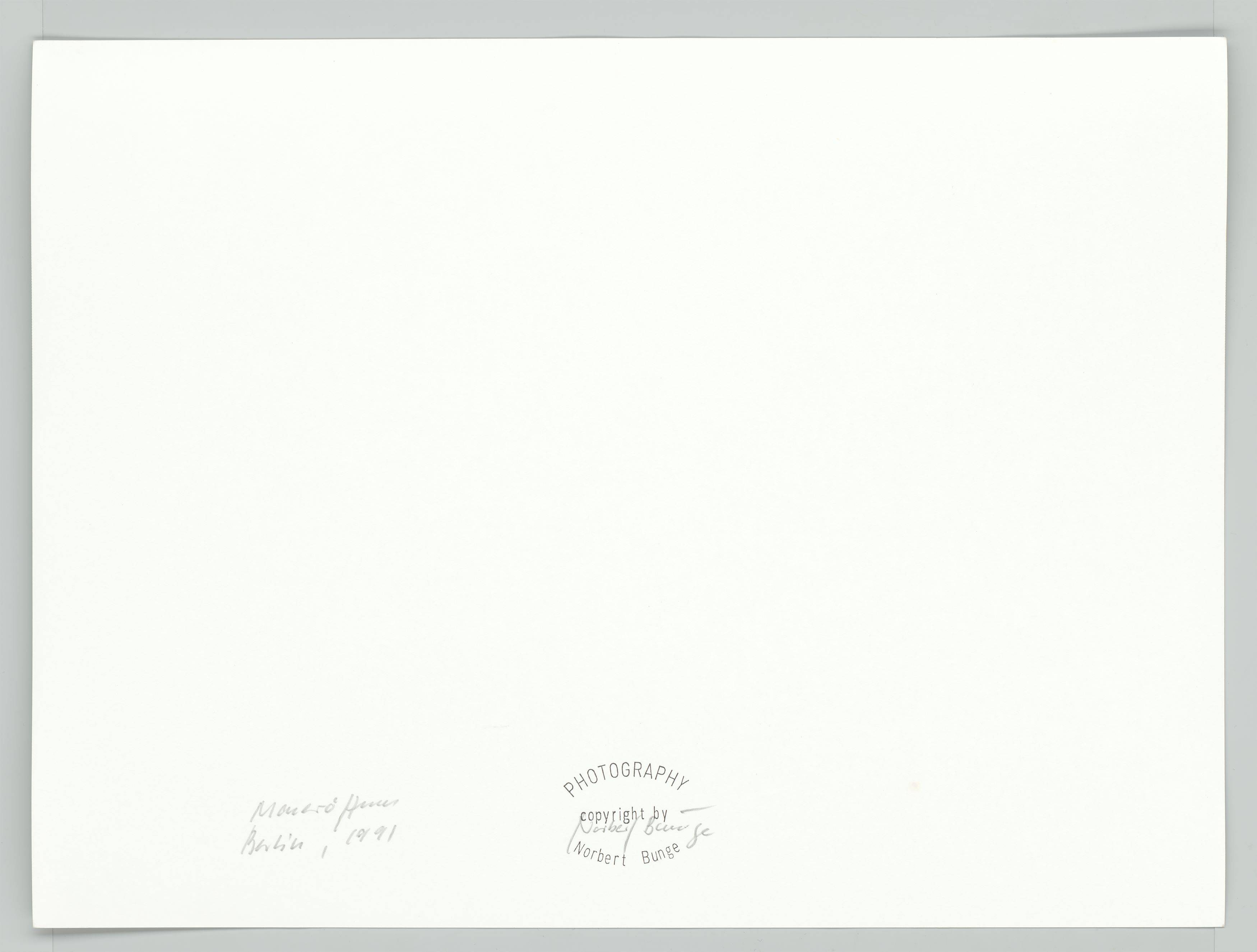 This picture shows the following artwork: Norbert Bunge. ”Maueröffnung, Berlin”. 1991.