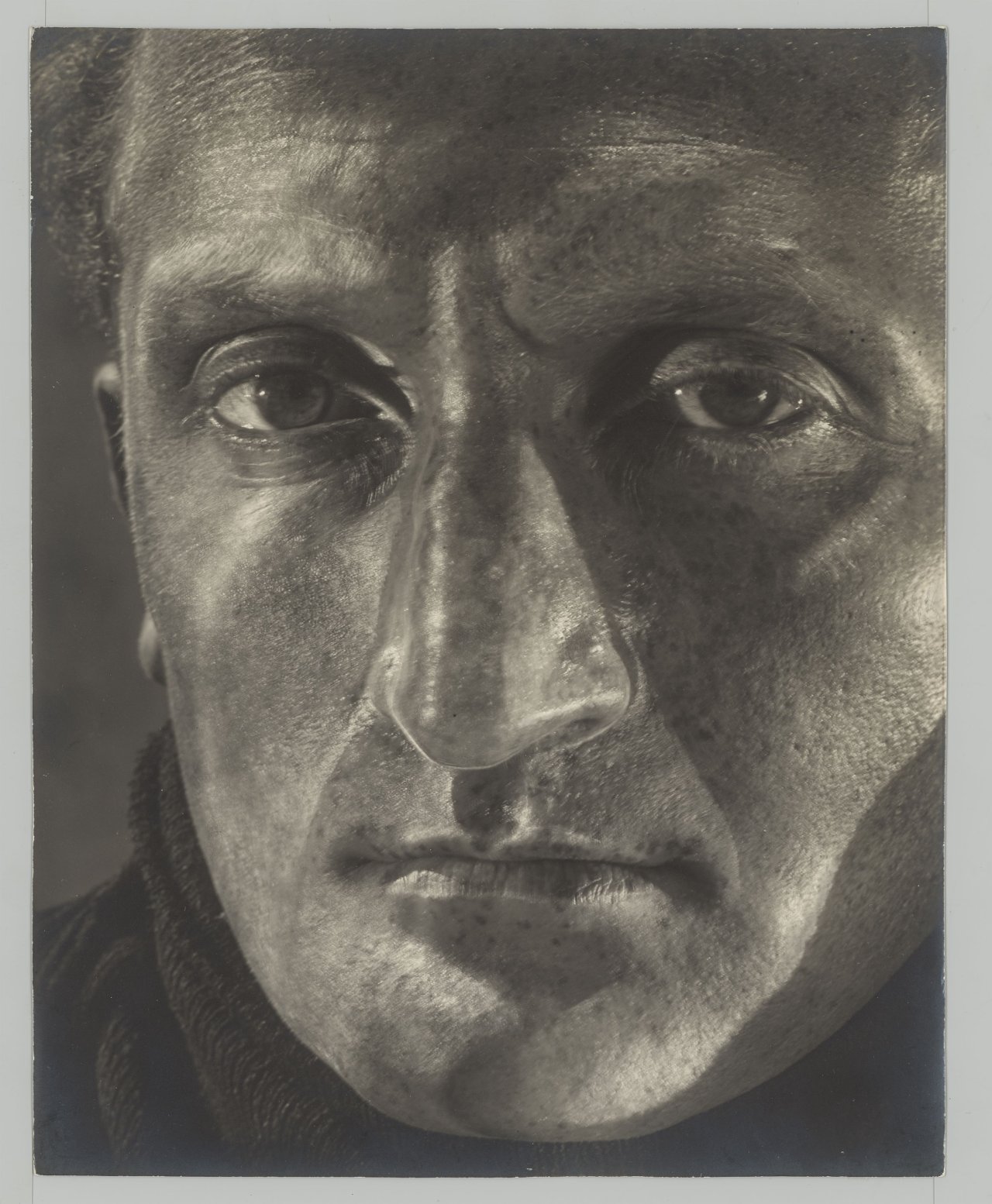 This picture shows the following artwork: Helmar Lerski (i.e. Schmuklerski, Israel). Metamorphosis through Light, Tel-Aviv. 1935–1936.