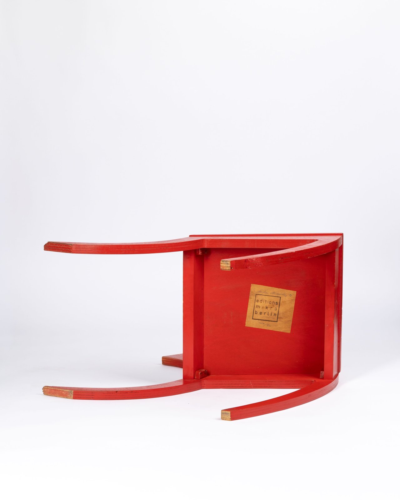 This picture shows the following artwork: Stefan Wewerka. ”Classroom chair”. 1971.