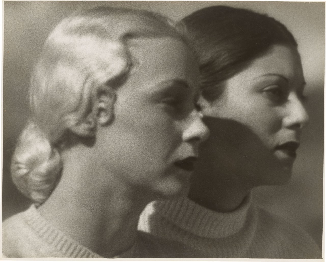 Auf diesem Bild ist das folgende Kunstwerk zu sehen: Martin Munkácsi (d.i. Márton Memelstein). Hollywood Models. 1935–1940.