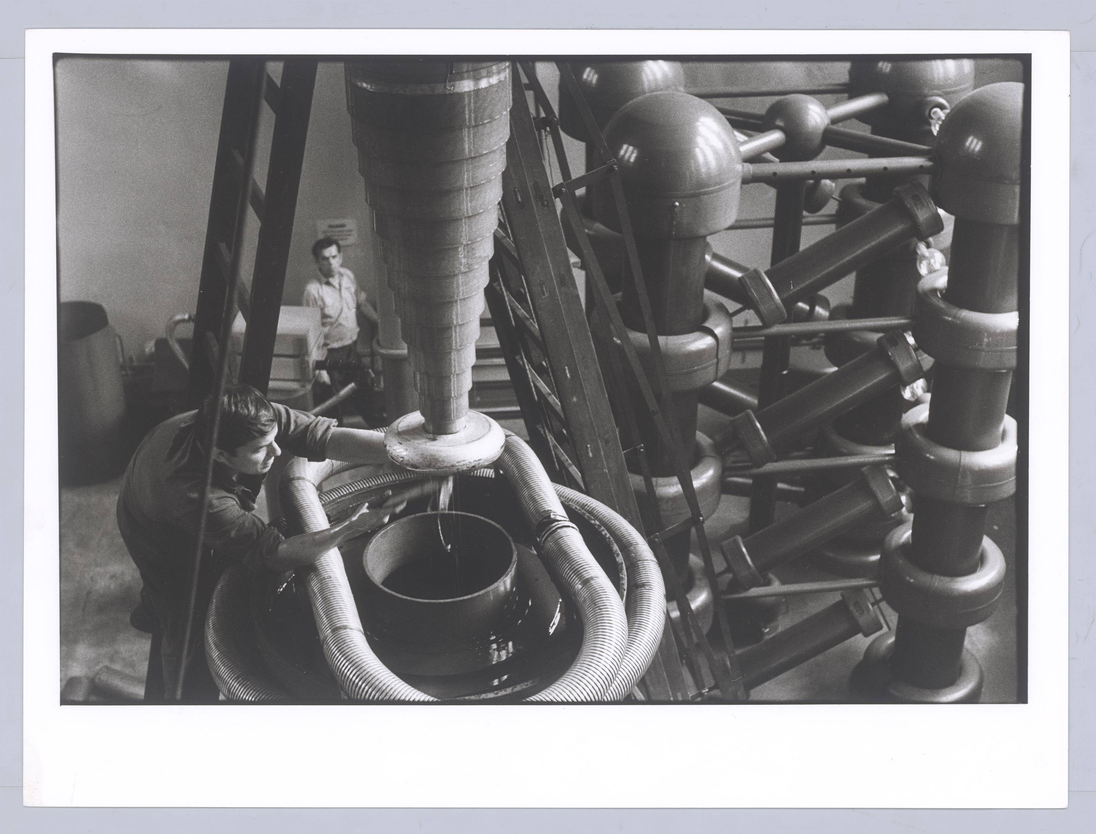 This picture shows the following artwork: Uwe Steinberg. VEB Hochspannungsprüffeld, Berlin (High-voltage test field, Berlin). 1968.