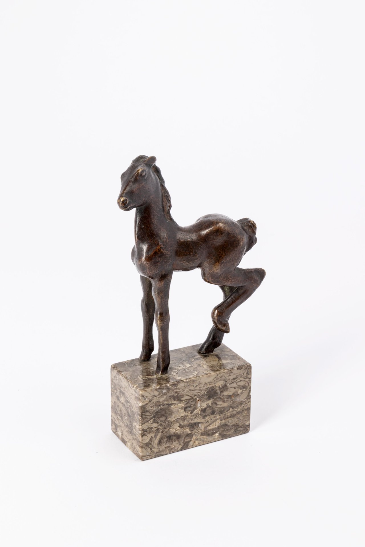 This picture shows the following artwork: Renée Sintenis. ”Ausschlagendes Fohlen”. 1919.