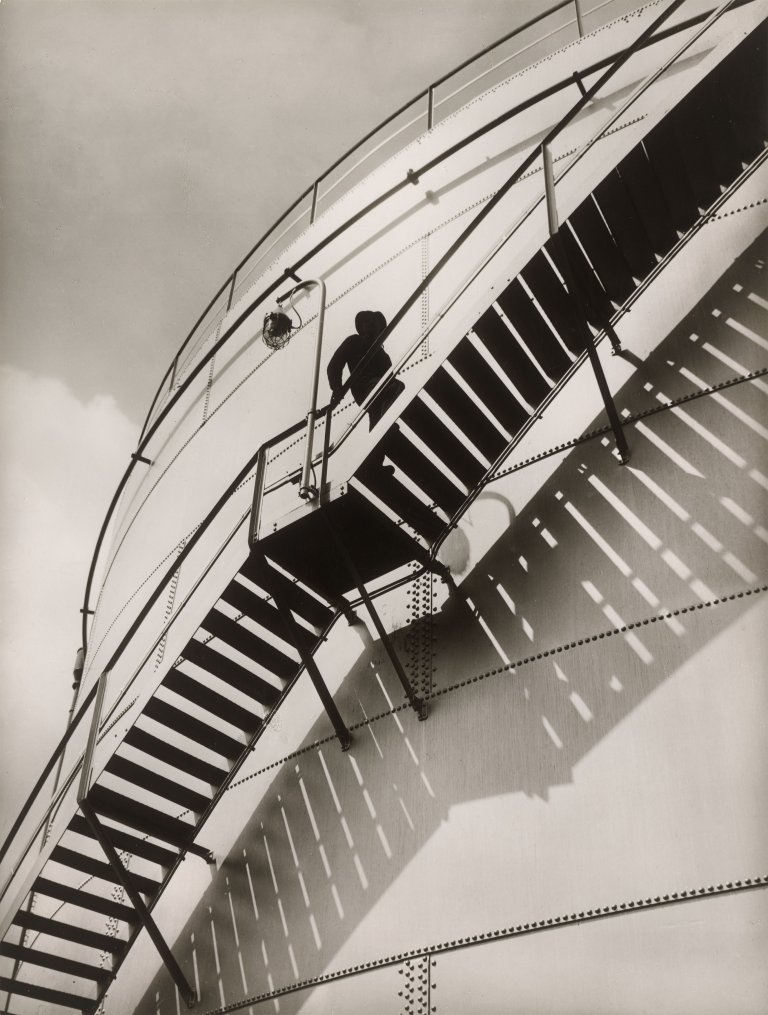 This picture shows the following artwork: Ruth Hallensleben. GBAG [Gelsenberg-Benzin AG in Gelsenkirchen-Horst]. Early 1950s.