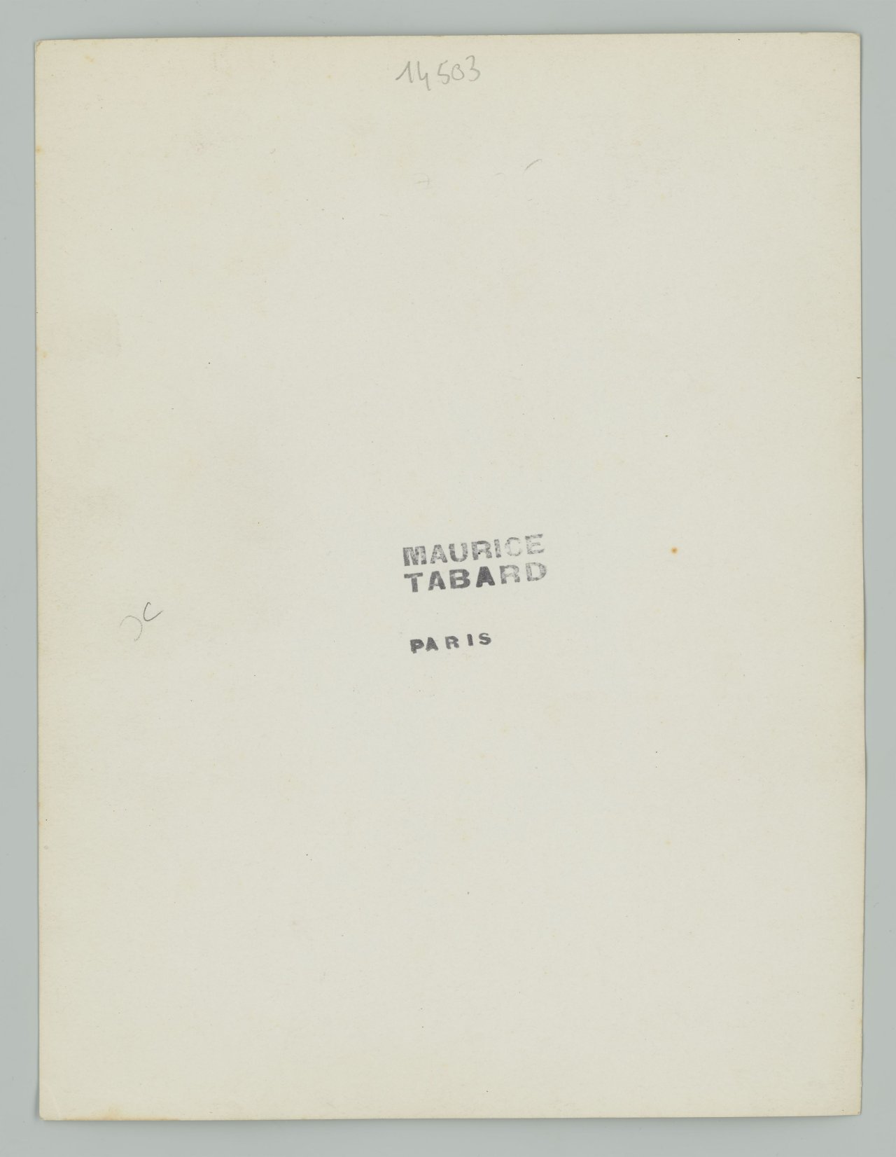 Auf diesem Bild ist das folgende Kunstwerk zu sehen: Maurice Tabard. Sur Paquebot-ferry 'Côte d'Argent'. Vermutlich 1930er–Jahre.
