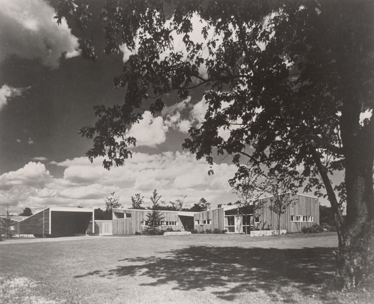 This picture shows the following artwork: Ezra Stoller. Geller House I, Marcel Breuer (1945) Lawrence, NY. 1945.