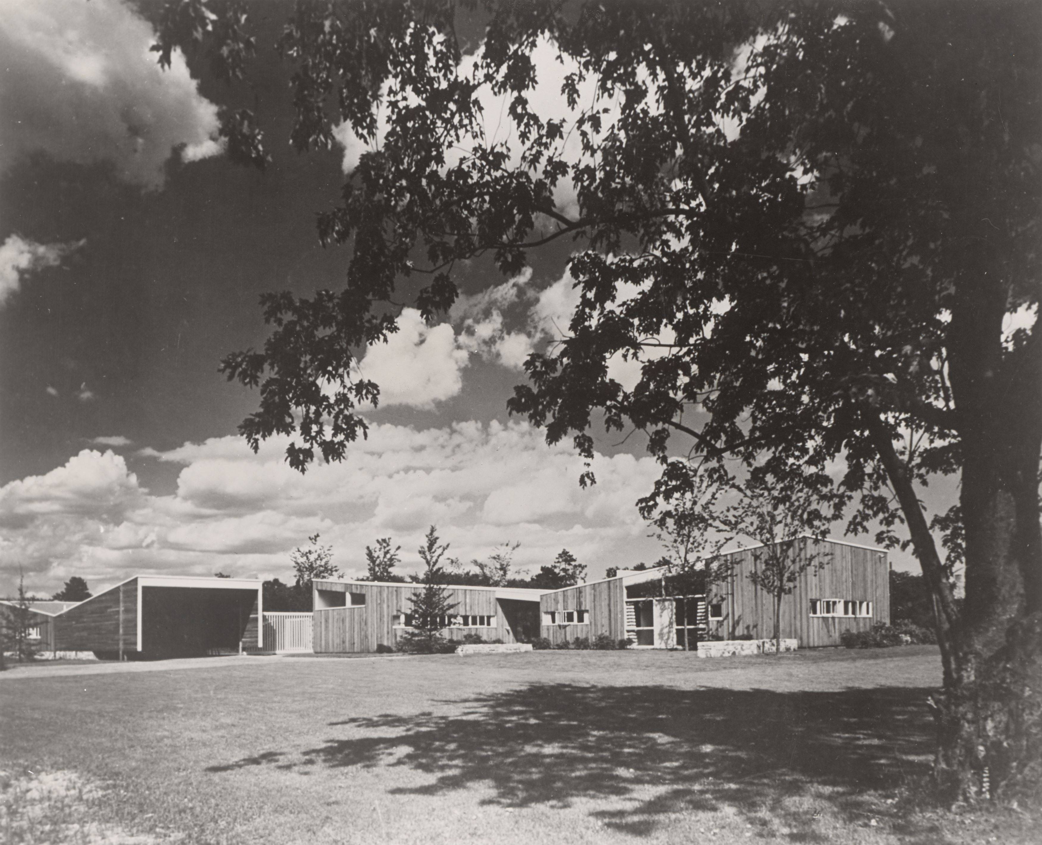 This picture shows the following artwork: Ezra Stoller. Geller House I, Marcel Breuer (1945) Lawrence, NY. 1945.