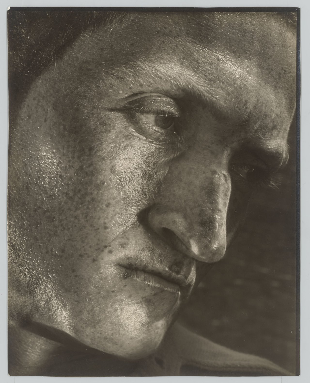 This picture shows the following artwork: Helmar Lerski (i.e. Schmuklerski, Israel). Metamorphosis through Light, Tel-Aviv. 1935–1936.
