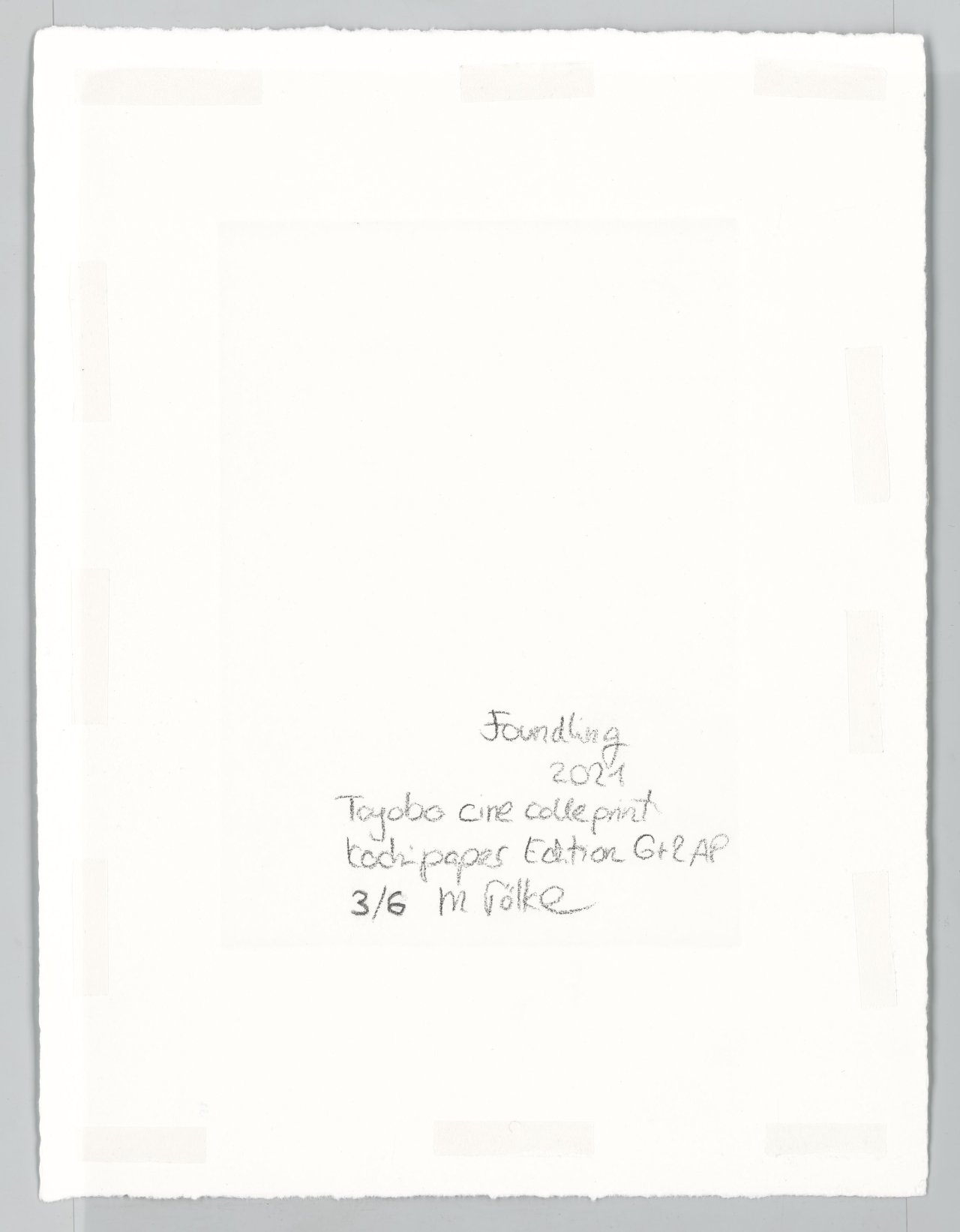 Auf diesem Bild ist das folgende Kunstwerk zu sehen: Miriam Tölke. „Foundling