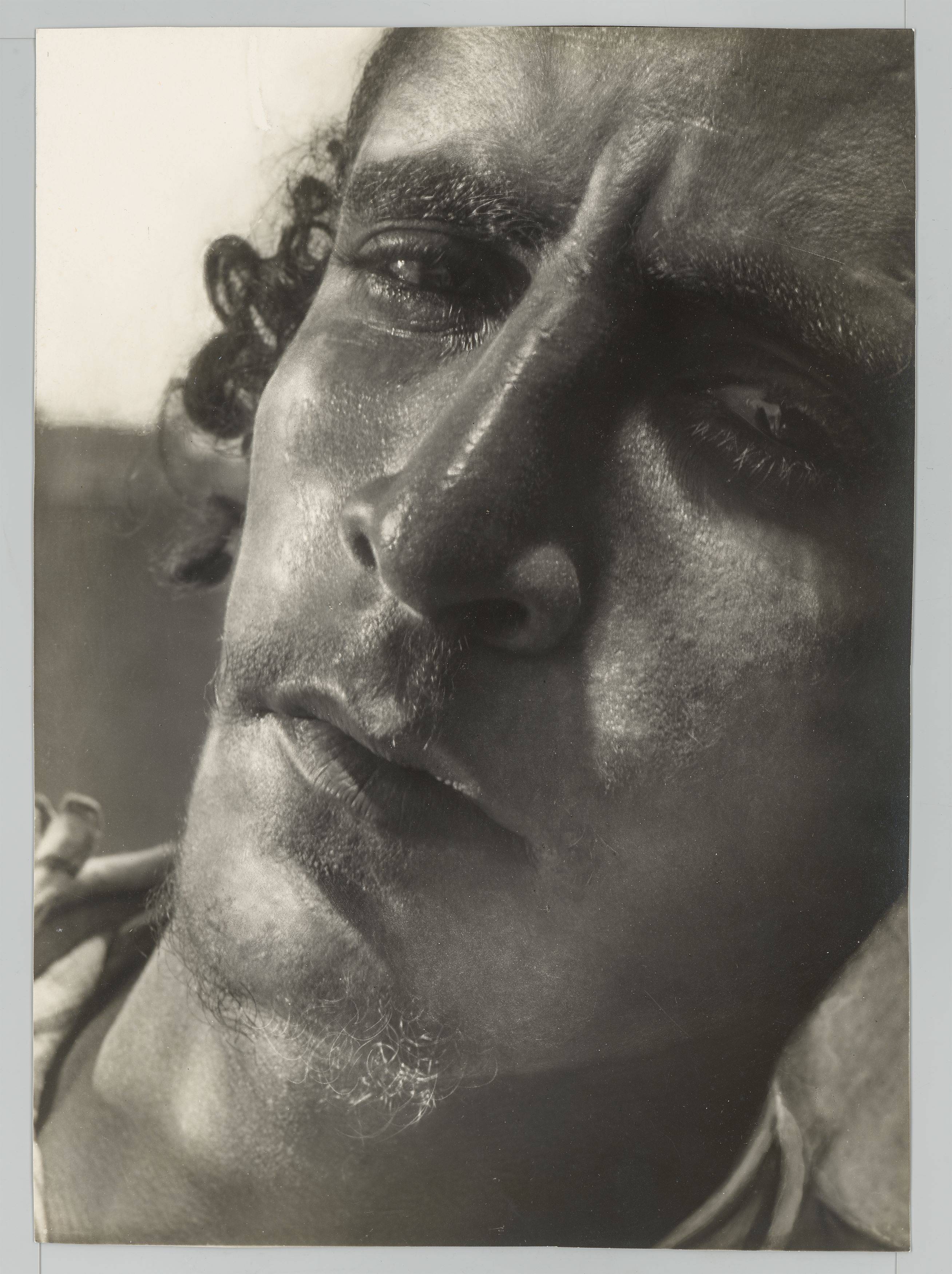 Auf diesem Bild ist das folgende Kunstwerk zu sehen: Helmar Lerski (d.i. Schmuklerski, Israel). Aus „Jüdische Köpfe / Araber und Juden“, 1931–1935.