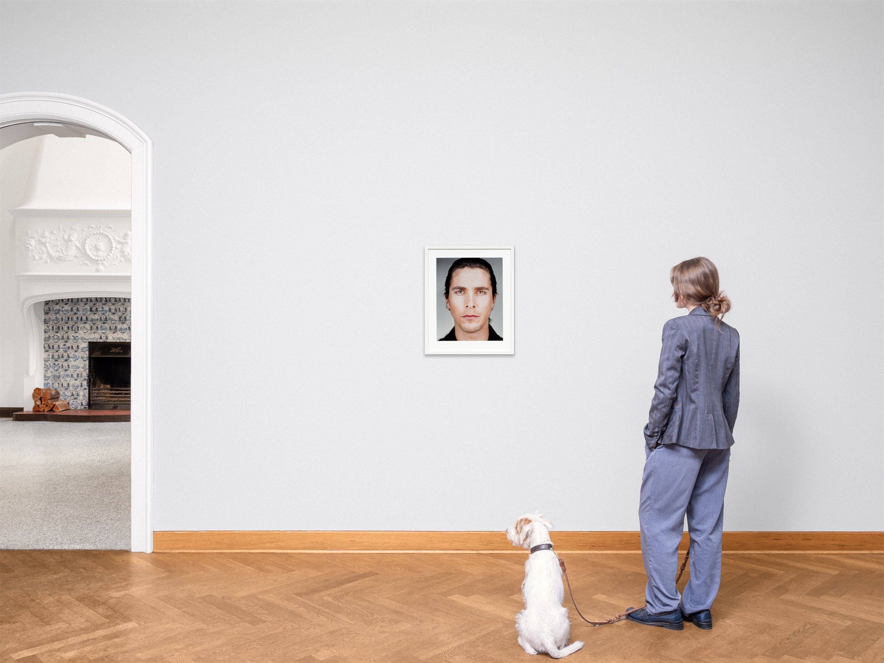 Auf diesem Bild ist das folgende Kunstwerk zu sehen: Martin Schoeller. Christian Bale. 2000.