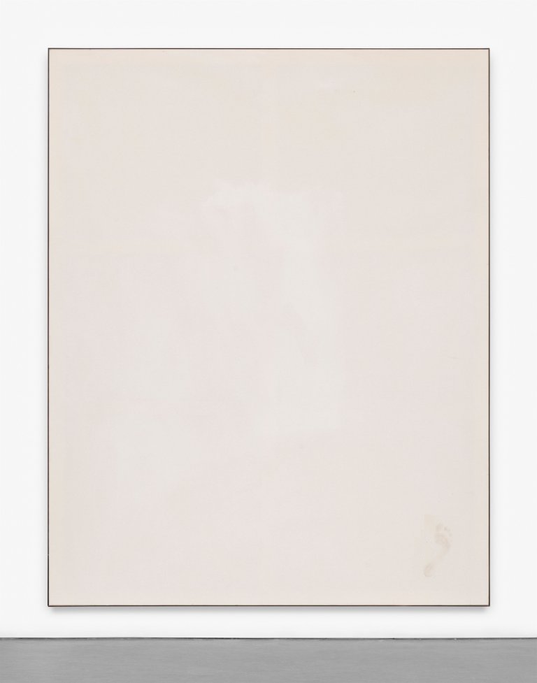 This picture shows the following artwork: David Ostrowski. ”F (Auch die schönste Frau ist an den Füssen zu Ende, Elena's feet)”. 2013.