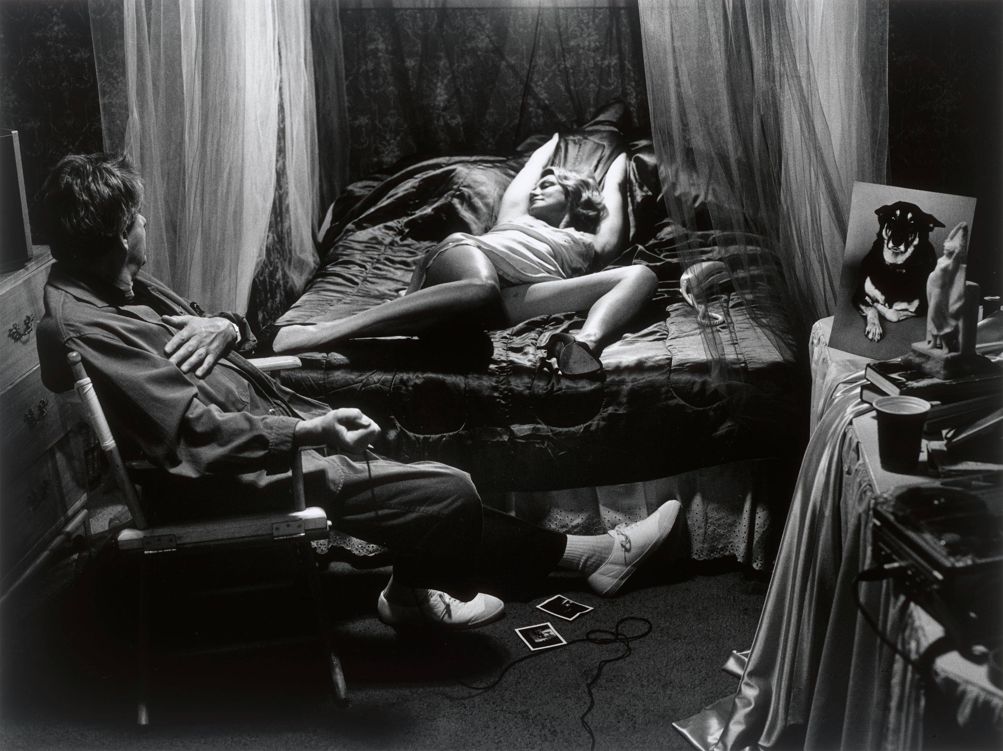 This picture shows the following artwork: Helmut Newton. ”'Selfportrait. Valentino Place' Hollywood”. 1986.