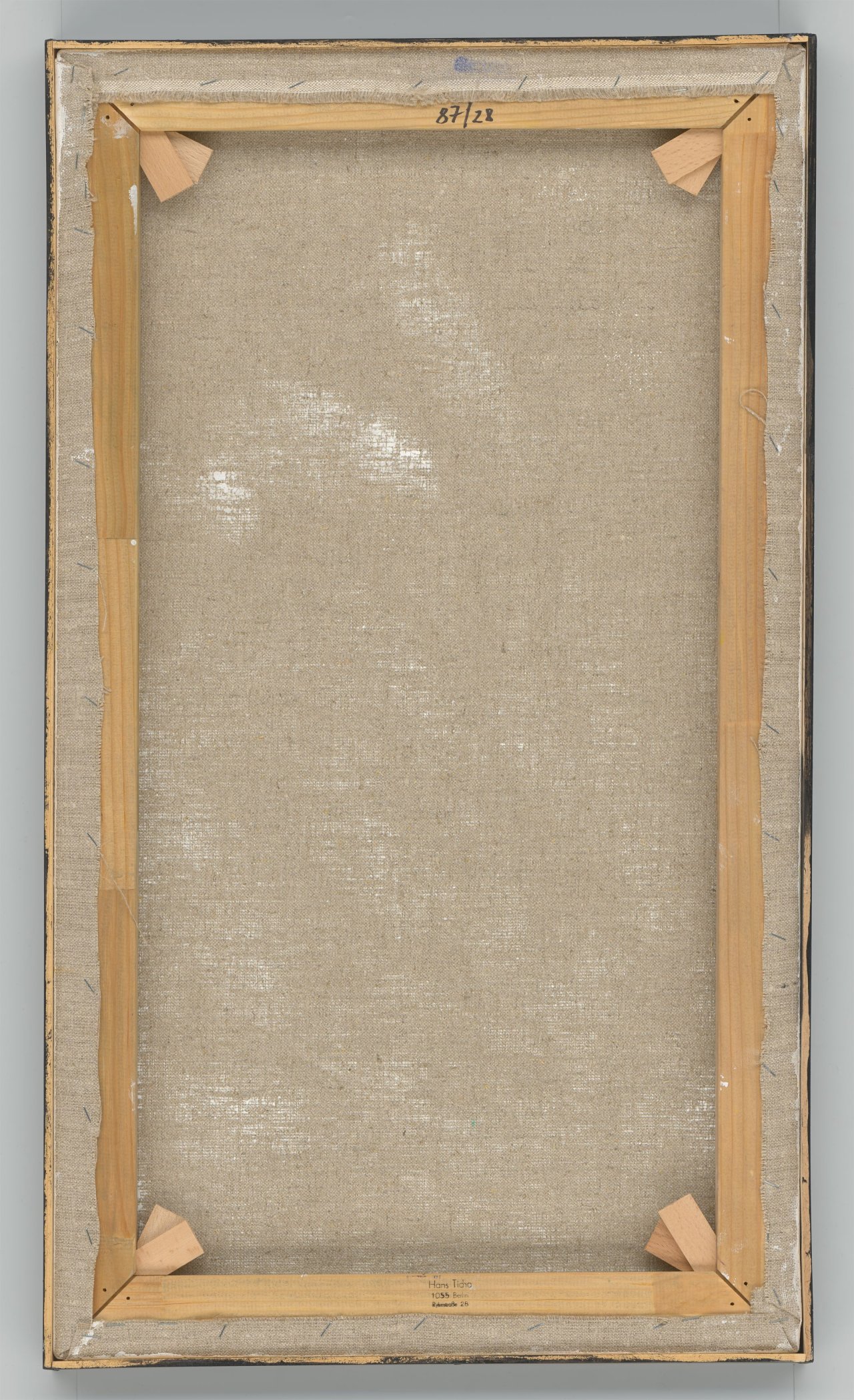 Auf diesem Bild ist das folgende Kunstwerk zu sehen: Hans Ticha. „Hockende“. 1987.