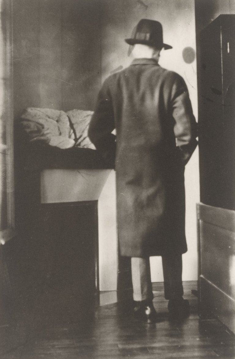 This picture shows the following artwork: René Magritte. La Fidélité des Images, 1928–1955.