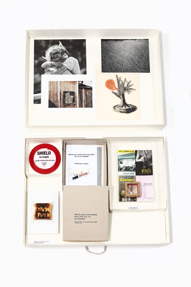 This picture shows the following artwork:  Portfolio. ”MW Künstlerbox”. 2008.