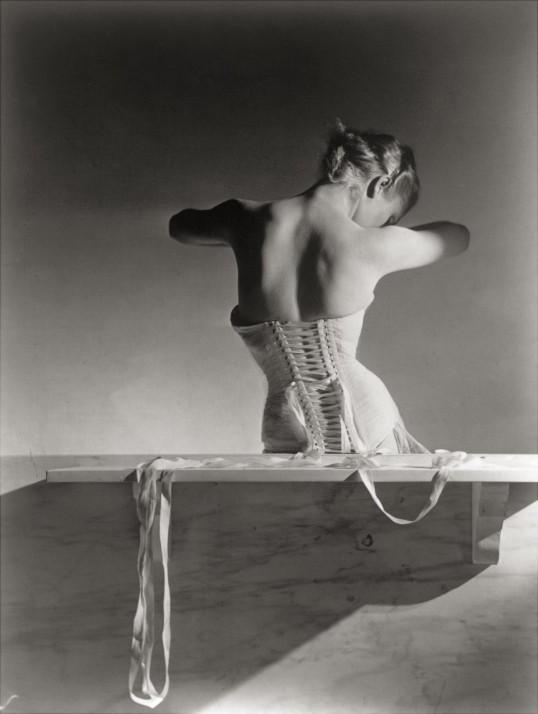 This picture shows the following artwork: Horst P. Horst (i.e. Horst Paul Albert Bohrmann). Mainbocher Corset, Paris. 1939.