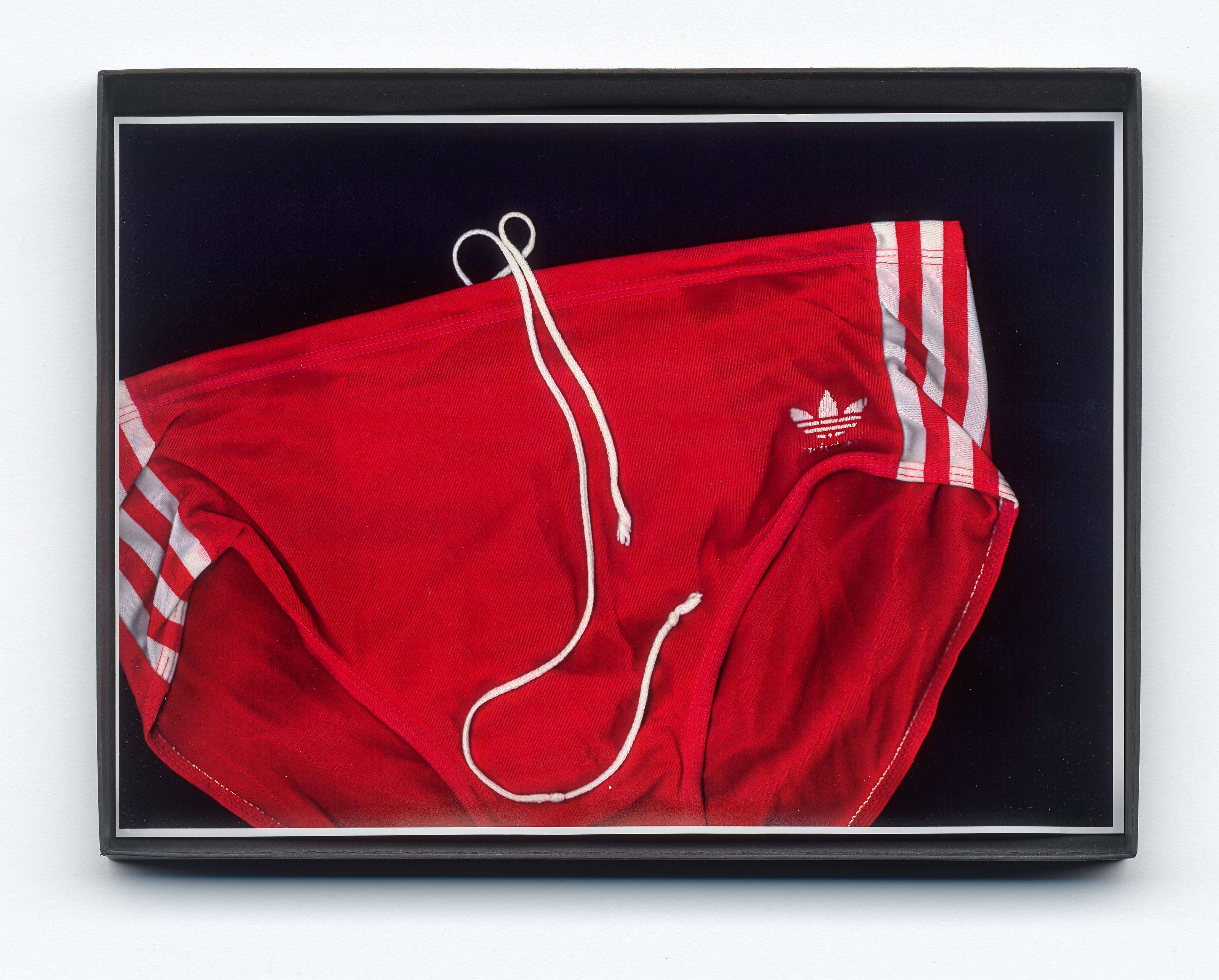 Auf diesem Bild ist das folgende Kunstwerk zu sehen: Wolfgang Tillmans. „Faltenwurf TZK“. 1996.
