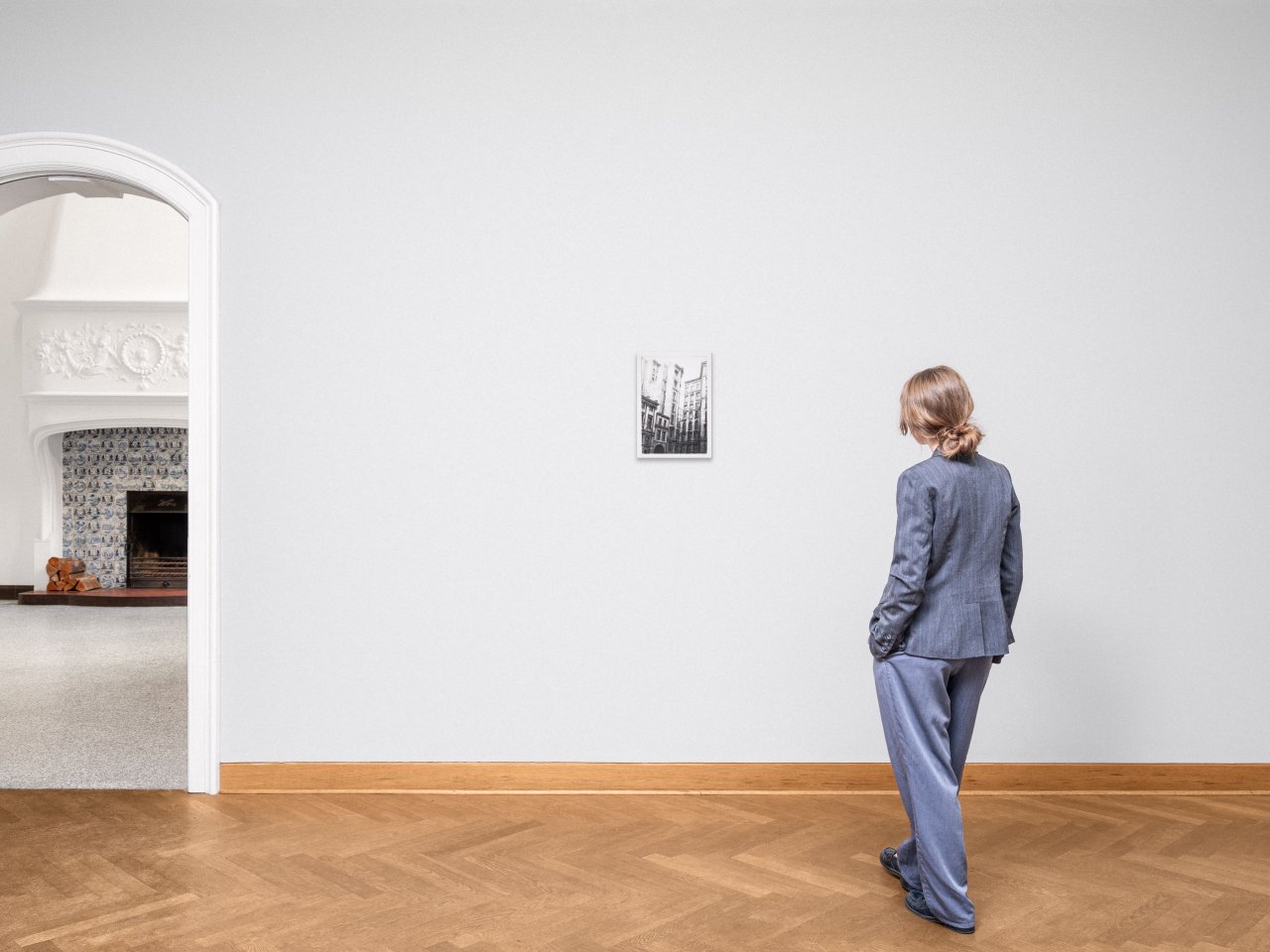 Auf diesem Bild ist das folgende Kunstwerk zu sehen: Stefan Hoenerloh. Vorzeichnung zu: L'Atelier de Rebecca Oldenburg. 2004.
