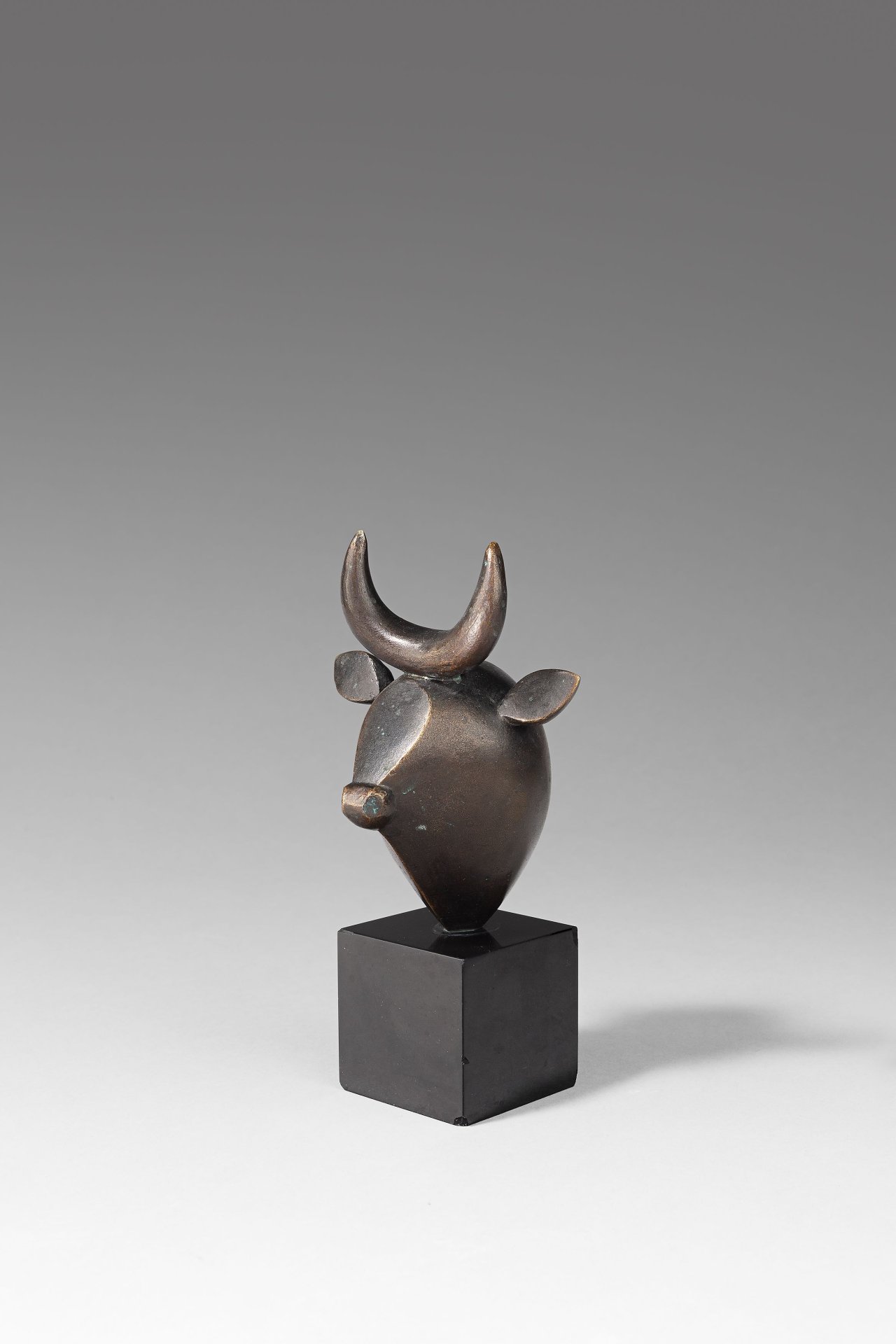 This picture shows the following artwork: Baltasar Lobo. ”Tête de taureau (Cabeza de toro)”. 1967/68.