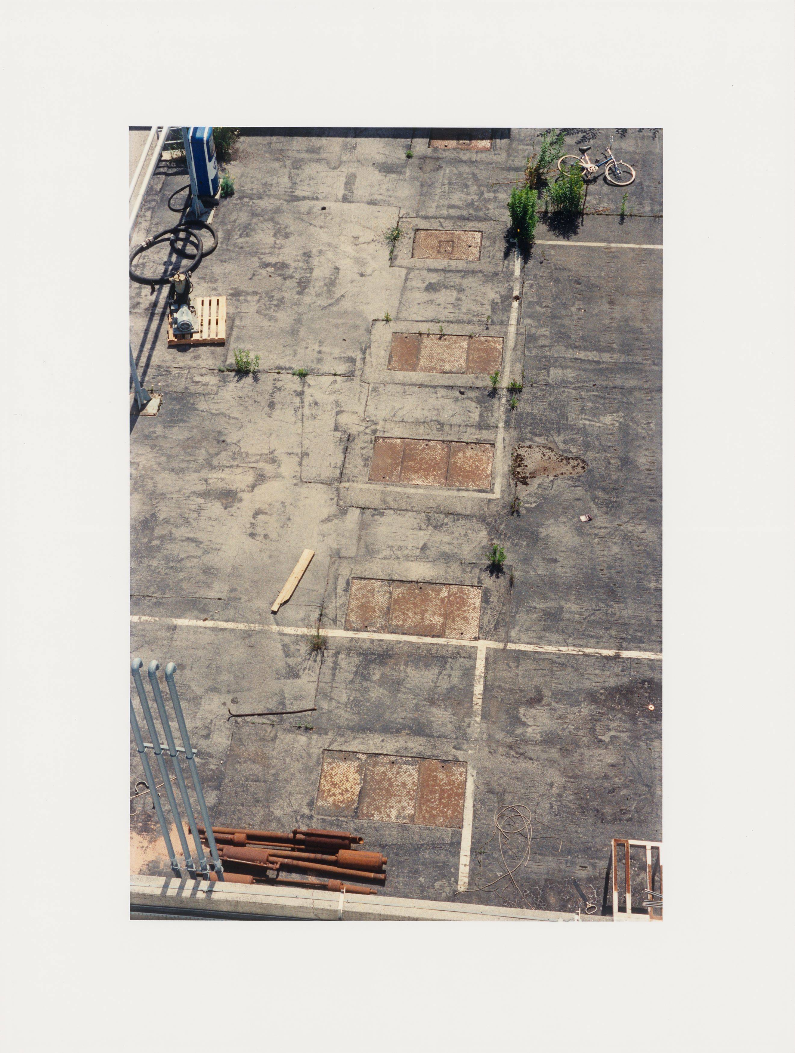 This picture shows the following artwork: Joachim Brohm. From the series ”Areal”, 1992–2002. 1993.