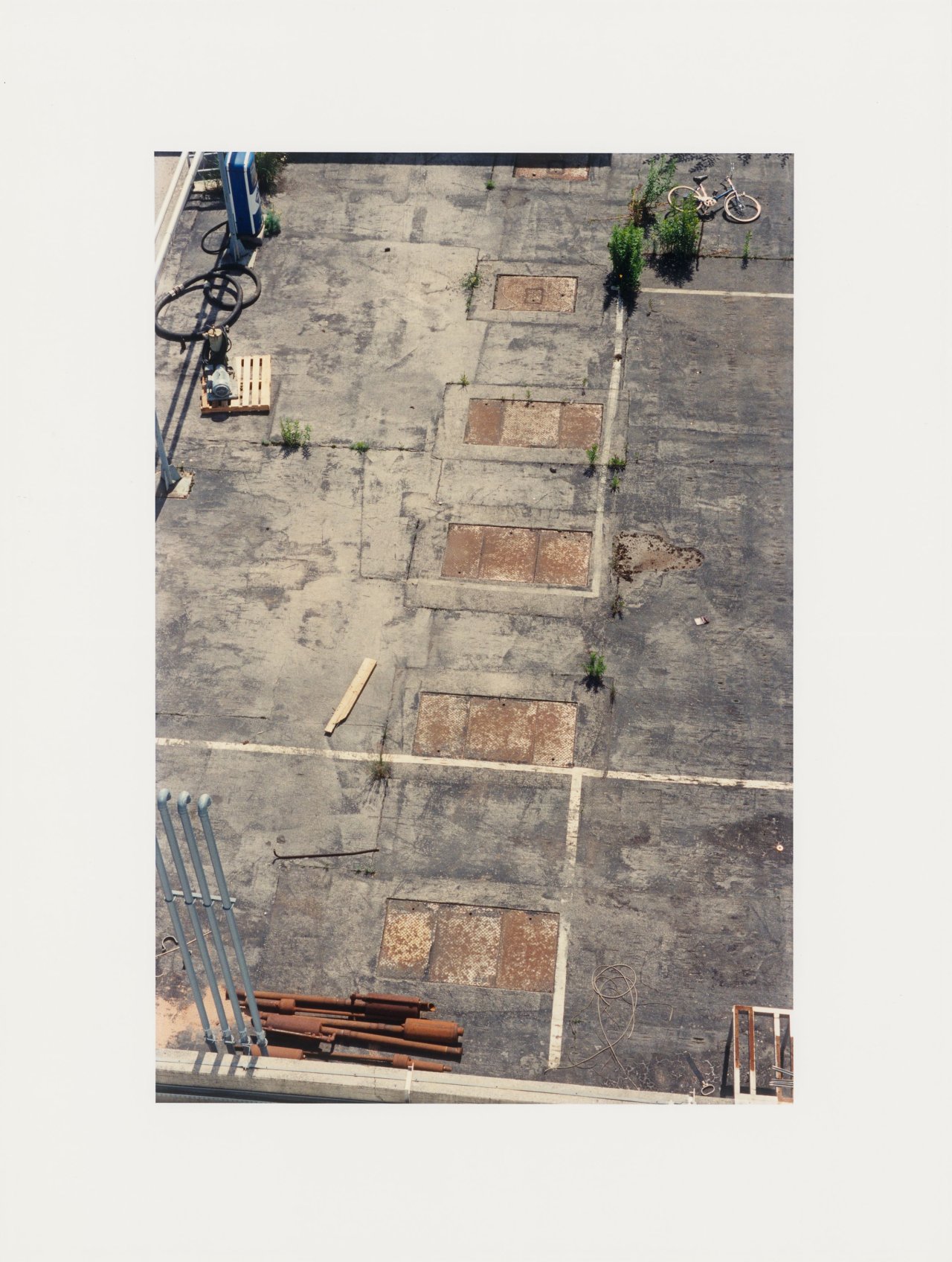 This picture shows the following artwork: Joachim Brohm. From the series ”Areal”, 1992–2002. 1993.