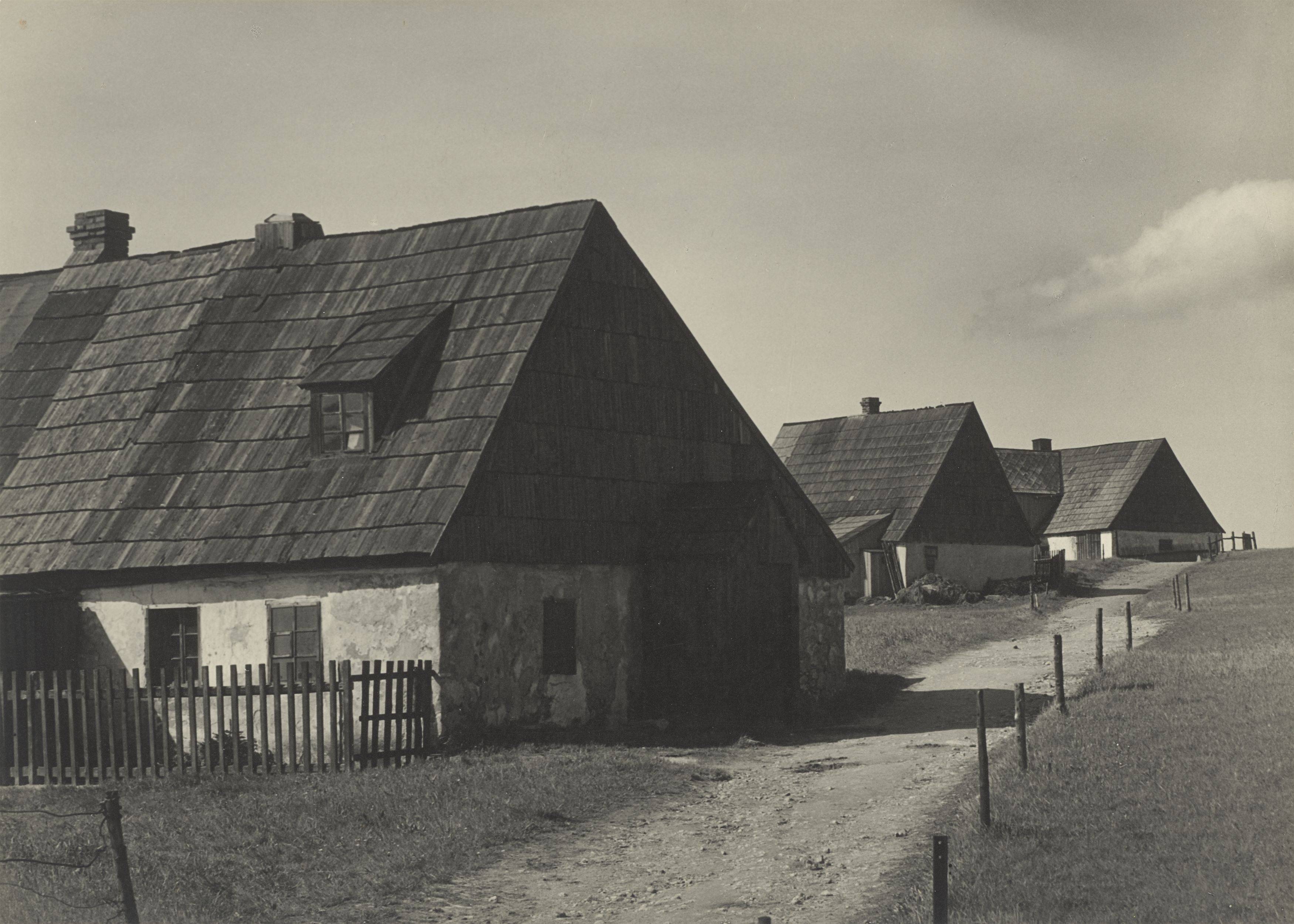 This picture shows the following artwork: Albert Renger-Patzsch. ”Erzgebirg.[e] Häuser b/ Zinnwald”. Circa 1936.